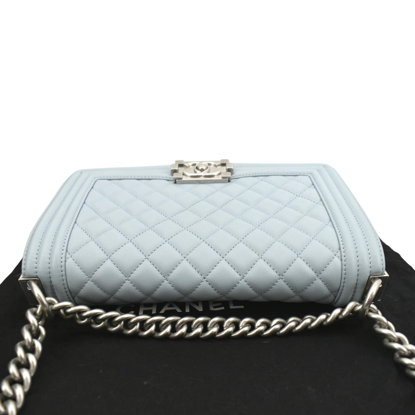 Luxury Chanel Medium Boy Flap Quilted Leather Shoulder Bag Light Blue