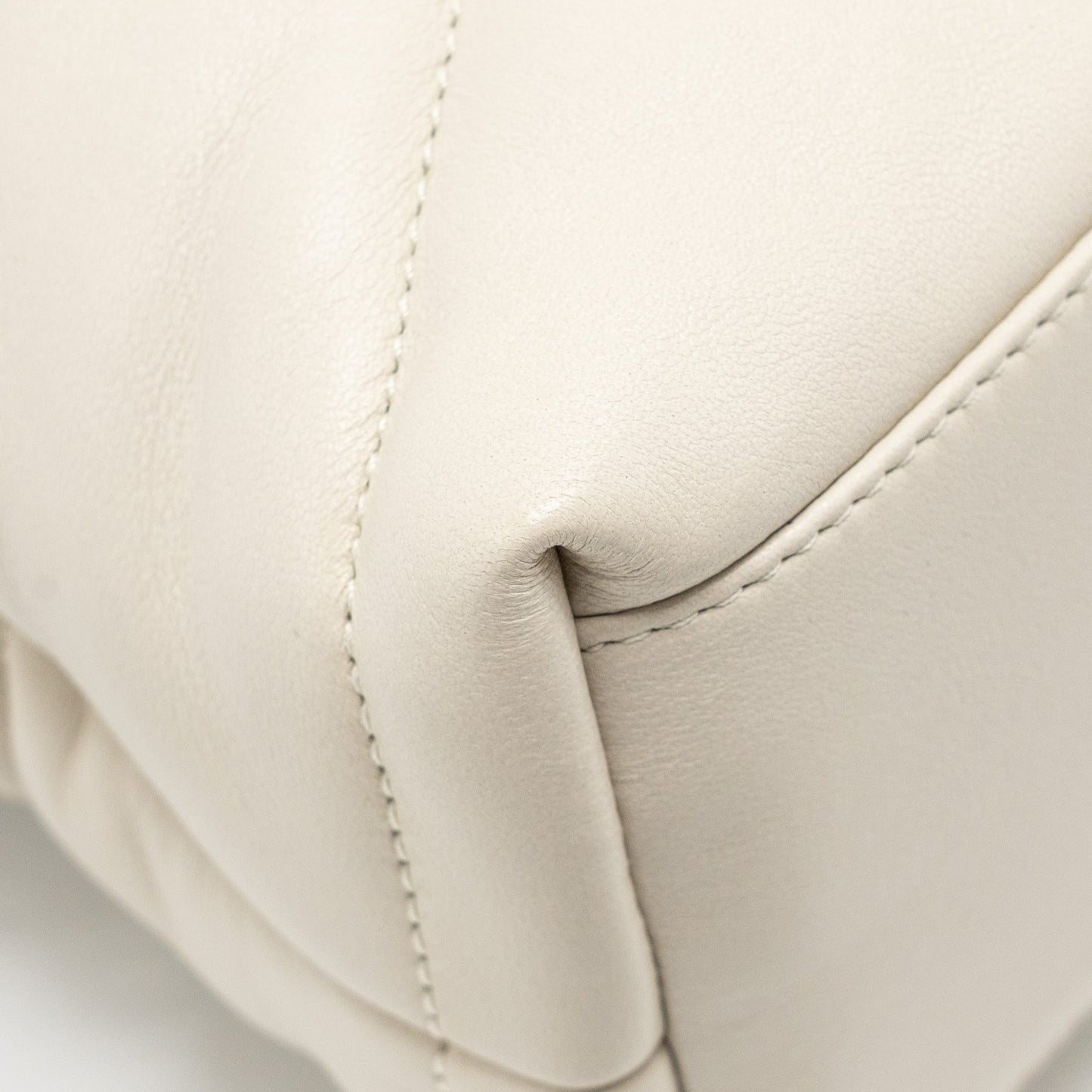 Saint Laurent/YSL Small Loulou Puffer Shoulder Bag Lambskin Blanc Vintage GHW