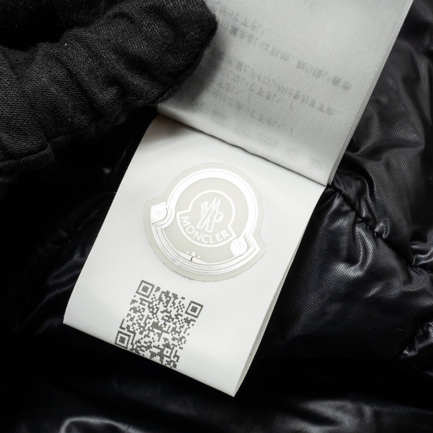 Moncler size 3 men’s zip padded jacket black