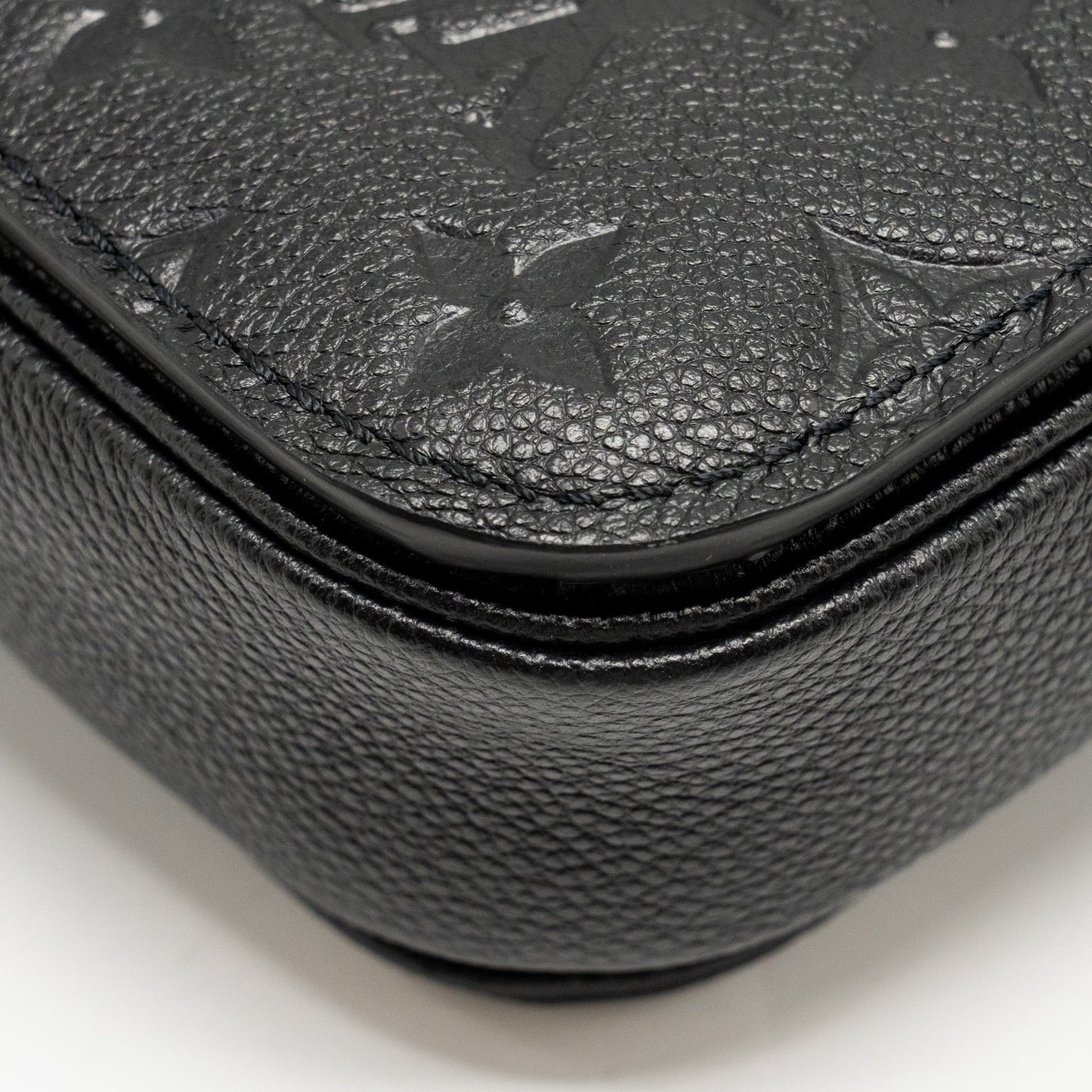 Louis Vuitton Pochette Metis Monogram Empreinte Black GHW