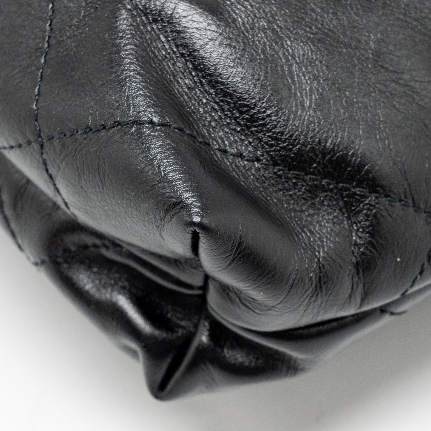 Chanel Mini 22 Bag Shiny Calfskin black GHW (Microchip)