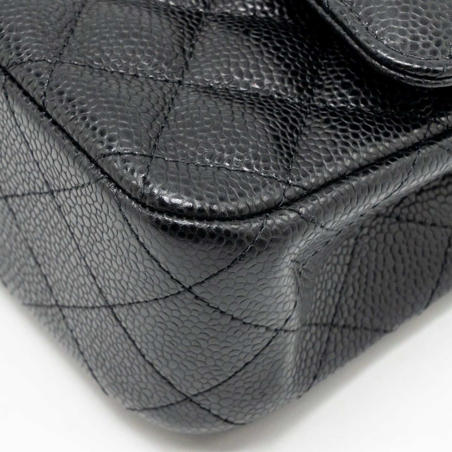 Chanel MEDIUM Classic Double Flap Bag Caviar Black GHW