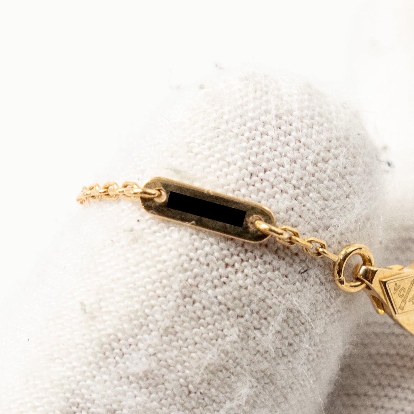 Van Cleef & Arpels Sweet Alhambra Butterfly Bracelet Mother-Of-Pearl Yellow Gold