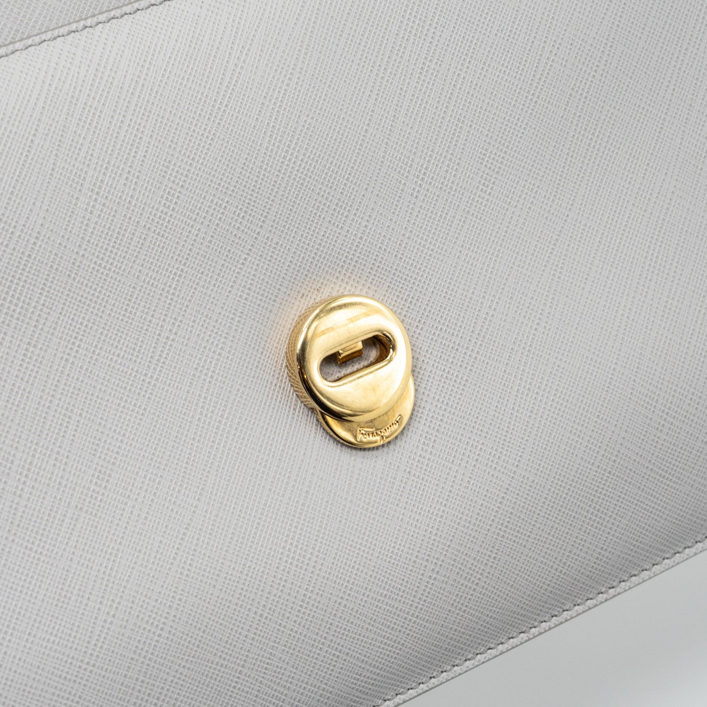 Ferragamo Ginny chain bag calfskin light grey LGHW