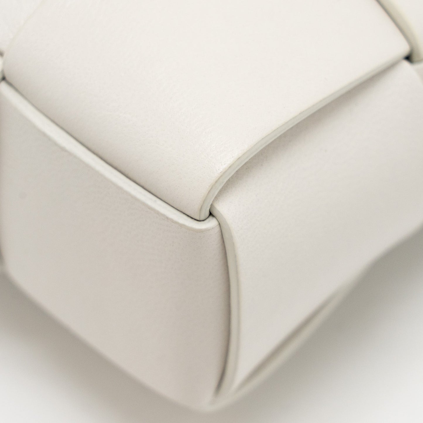 Bottega Veneta Cream Snap Clutch Bag Calfskin/Wood White Multicolour Hardware
