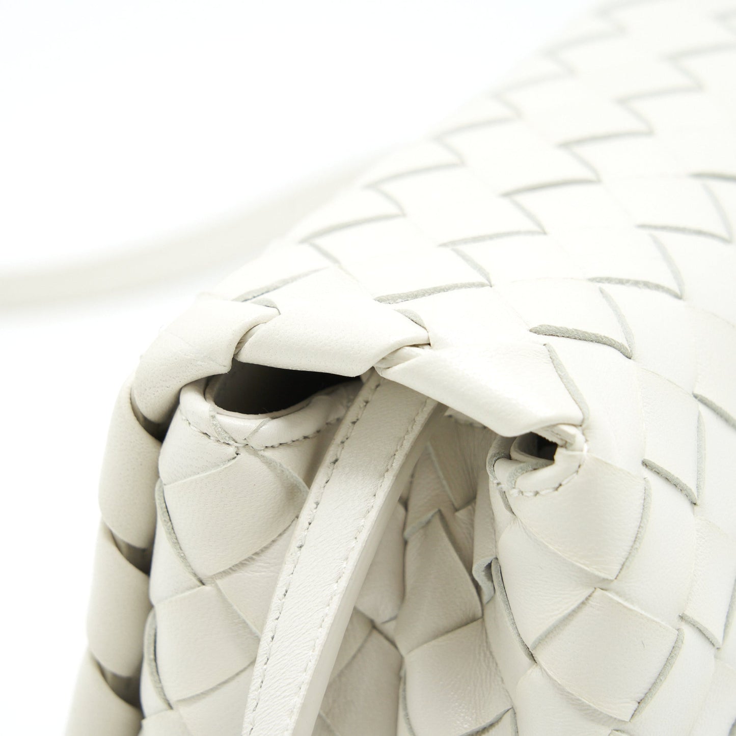 Bottega Veneta Crossbody Bag Intrecciato White
