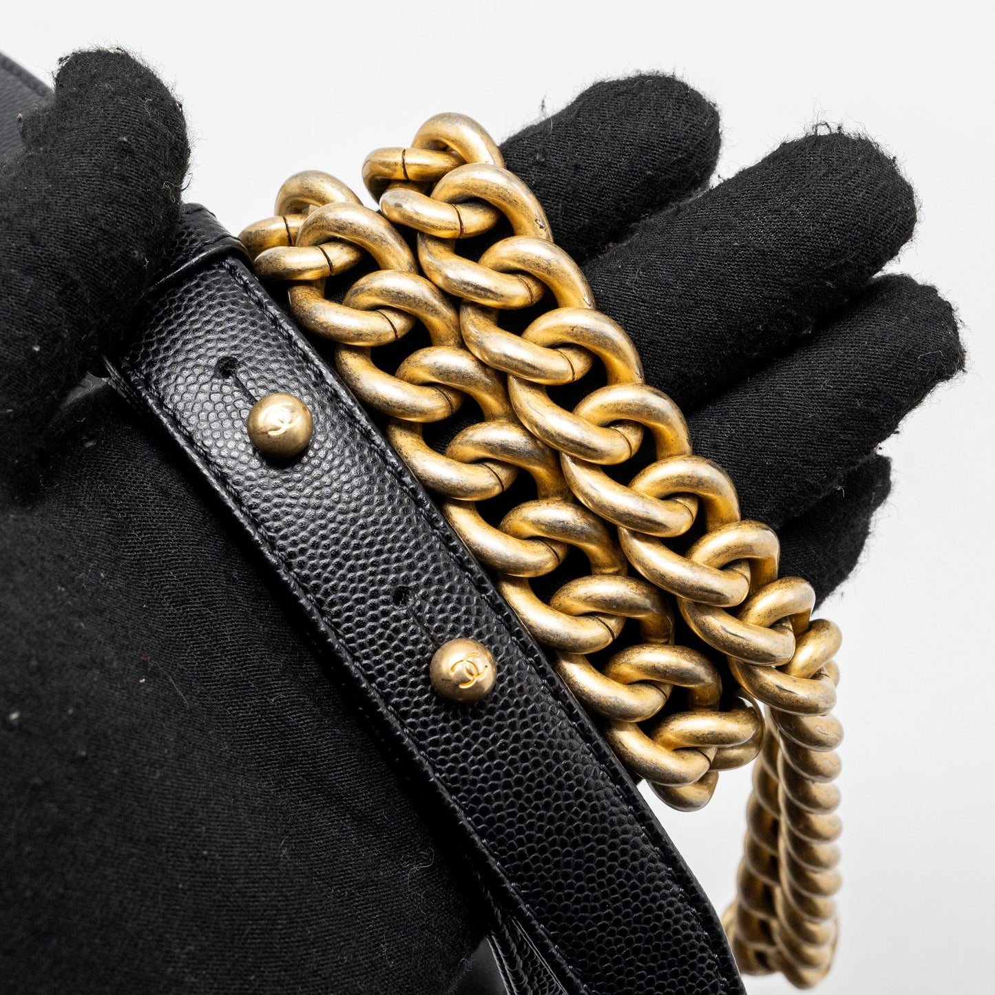 Chanel small boy bag caviar black GHW (Microchip)