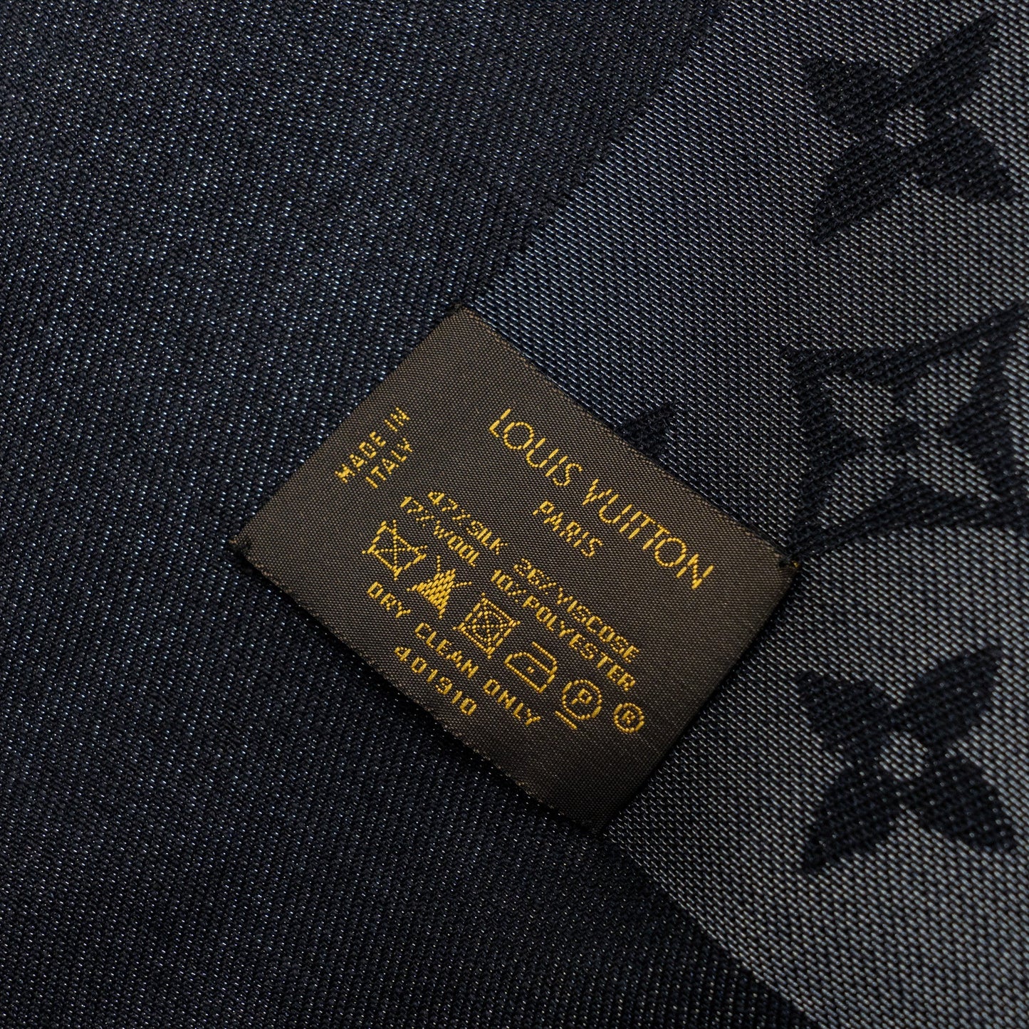 Louis Vuitton monogram shawl black / silver