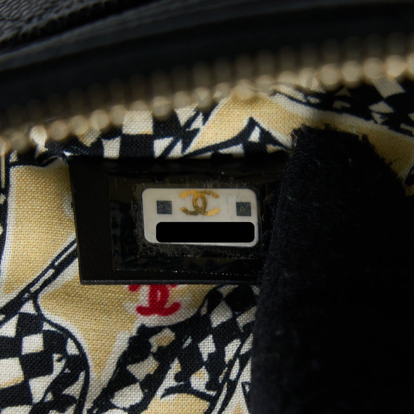 Chanel 23C Zipped Coin Purse Caviar Black LGHW (Microchip)