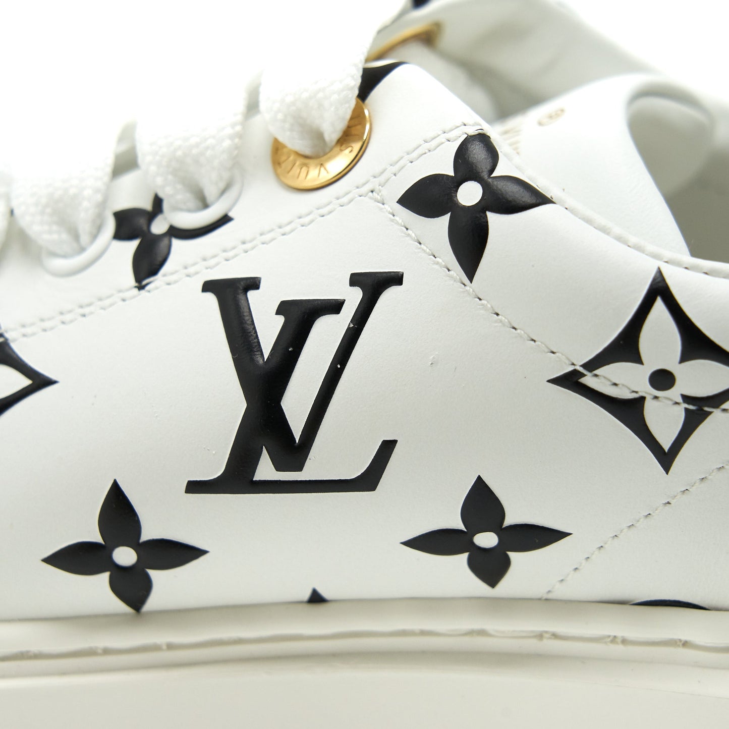 Louis Vuitton time Out Sneaker size 37