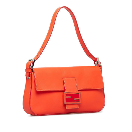 Luxury FendiConvertible Leather Baguette (SHG-PboSvc)