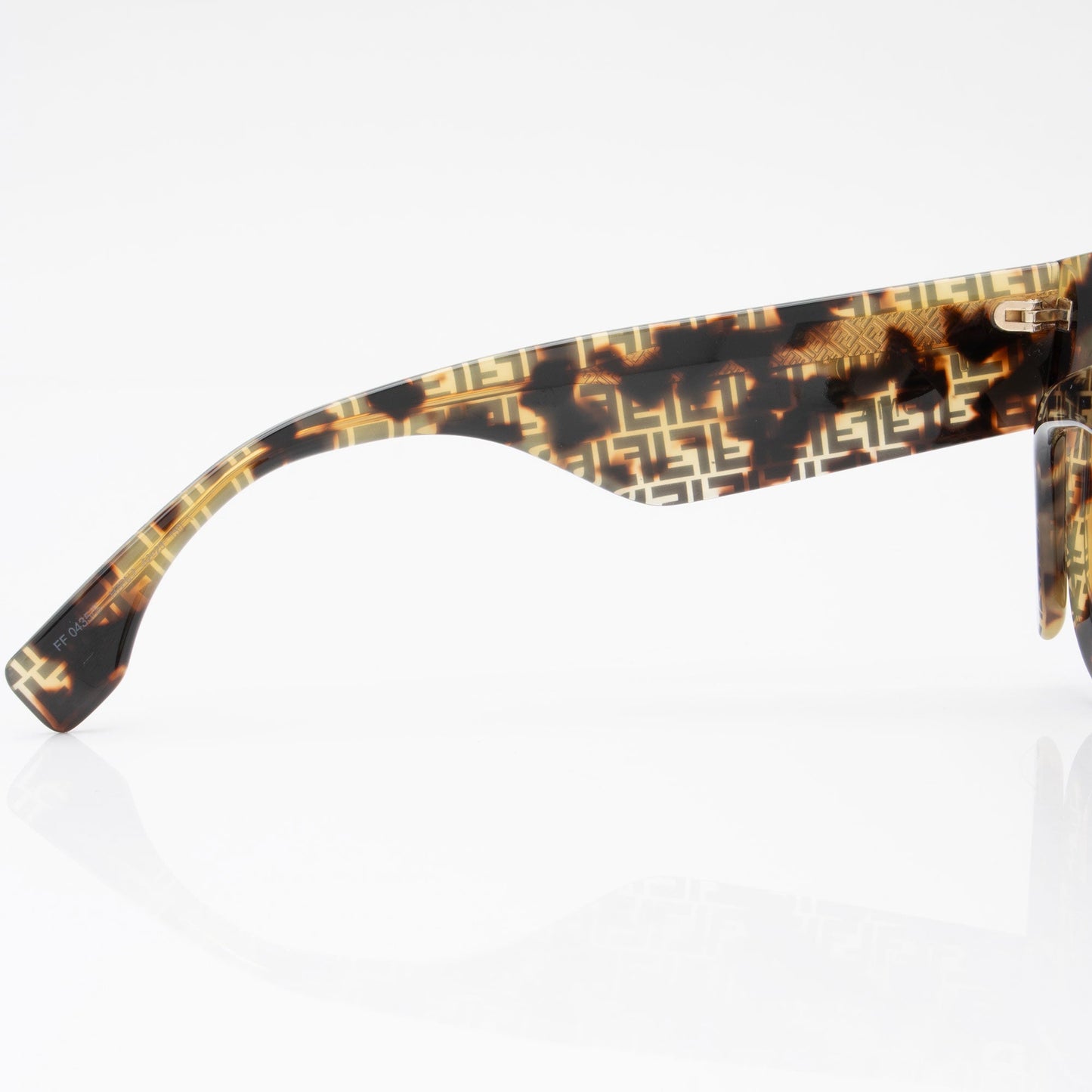 Luxury FendiFF Oversized Sunglasses (SHF-Dq0hle)