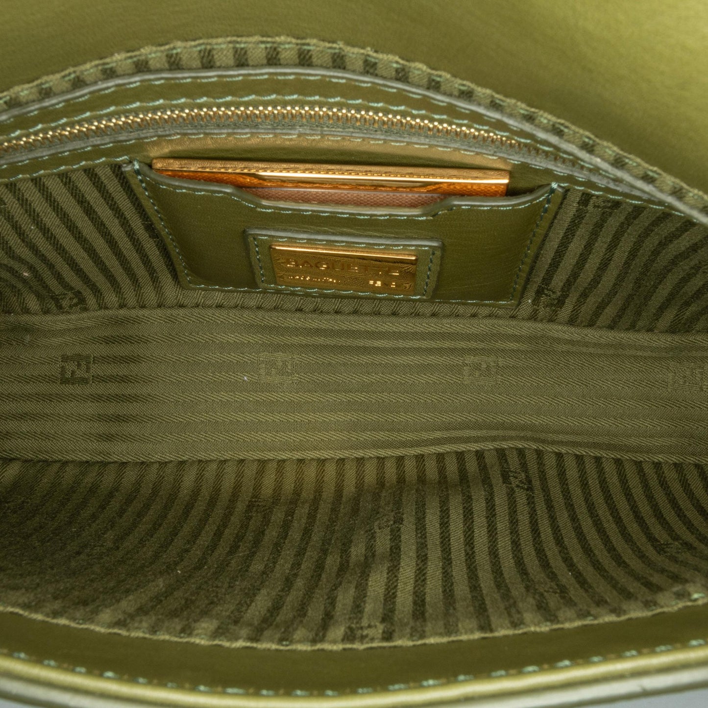 Luxury FendiLeather Baguette Crossbody (SHG-ZNxLQ5)