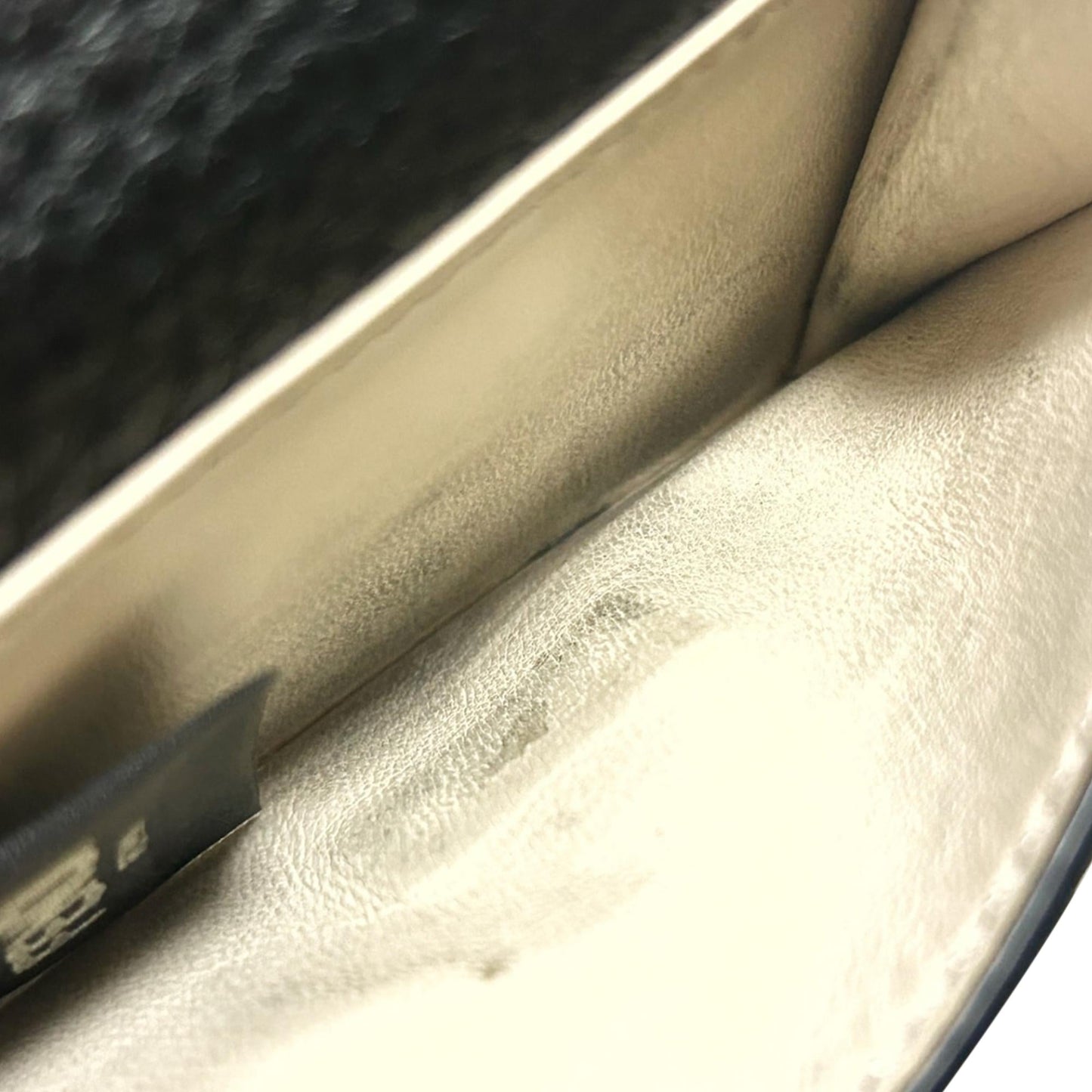 Luxury FendiPeekaboo Leather Small Wallet (SHG-f4pBGl)
