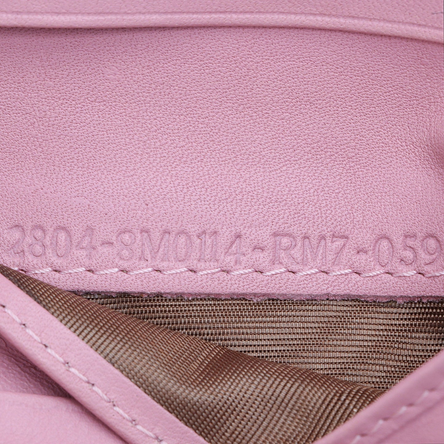 Luxury FendiPerforated Leather Compact Wallet (SHF-ahsZFs)