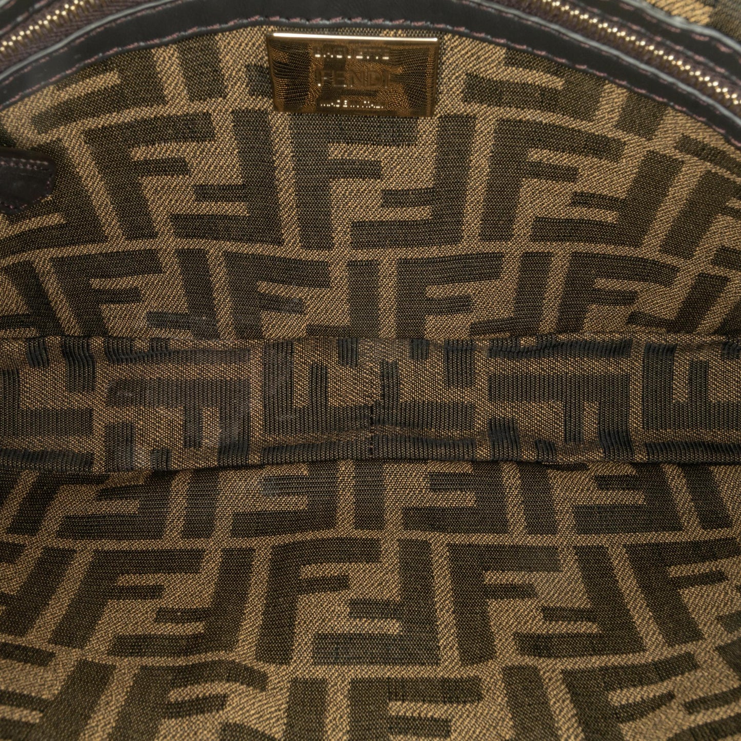 Luxury FendiZucca Embroidered Canvas Baguette Satchel (SHG-EXLjwd)