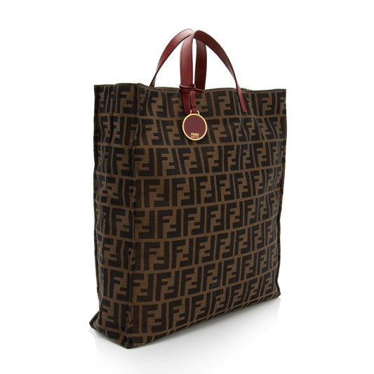 Luxury FendiZucca Tall Shopping Tote (SHF-LDbLnL)