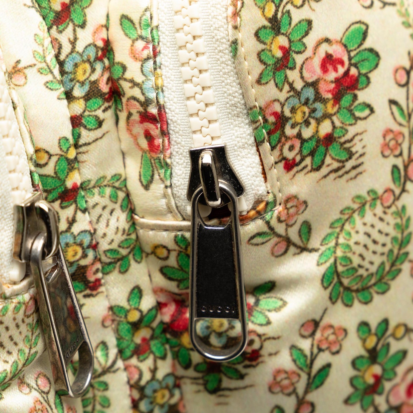 Gucci MLB Floral Satin NY Yankees Patch Backpack (SHG-ykawMM)
