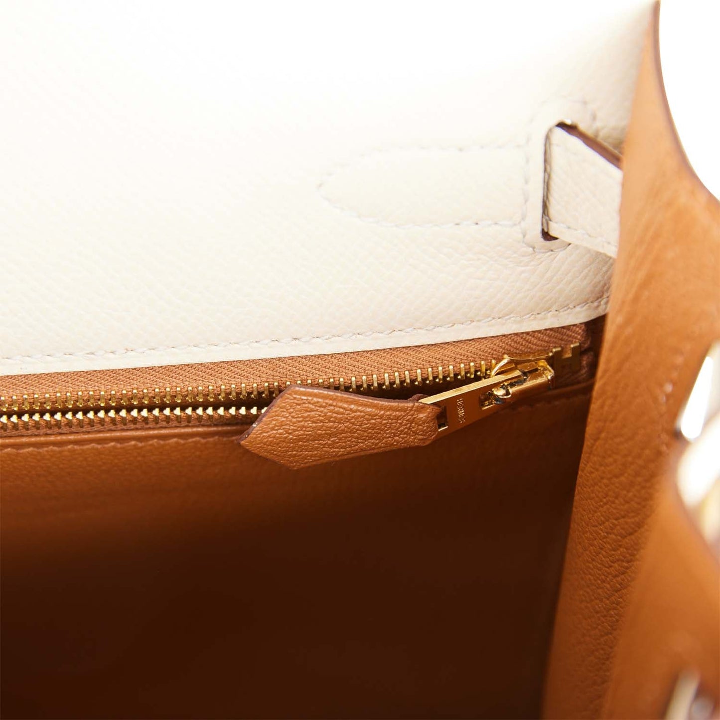 Luxury Hermes Special Order (HSS) Kelly Sellier 28 Nata Verso Epsom Brushed Gold Hardware