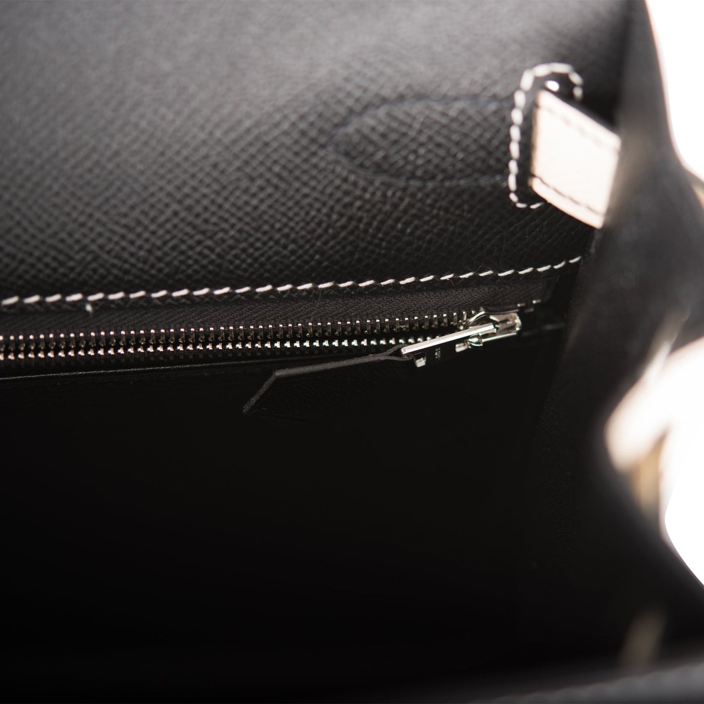Luxury Hermes Special Order (HSS) Kelly Sellier 28 Black and Craie Epsom Brushed Palladium Hardware