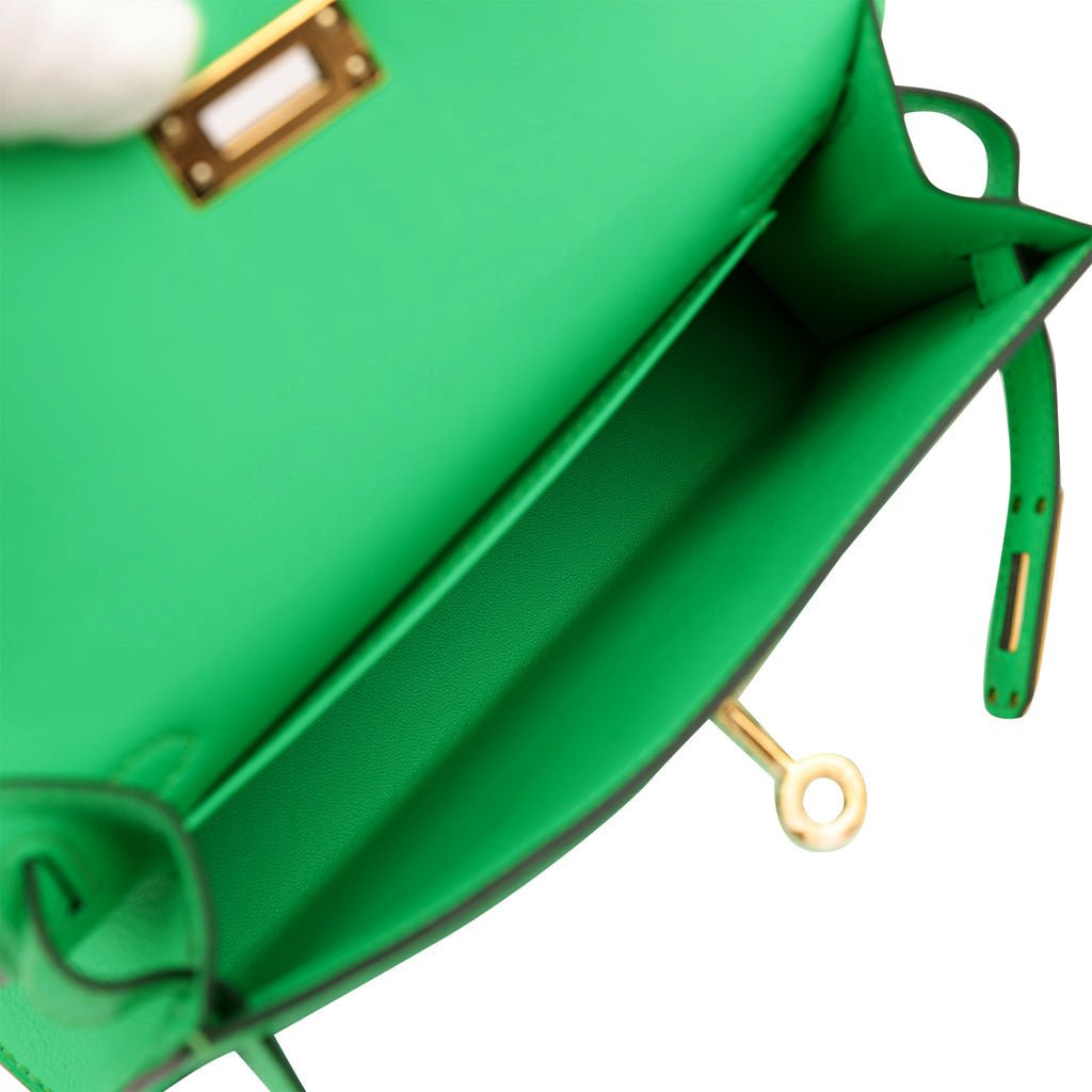 Luxury Hermes Kelly Sellier 20 Vert Comics Chevre Gold Hardware
