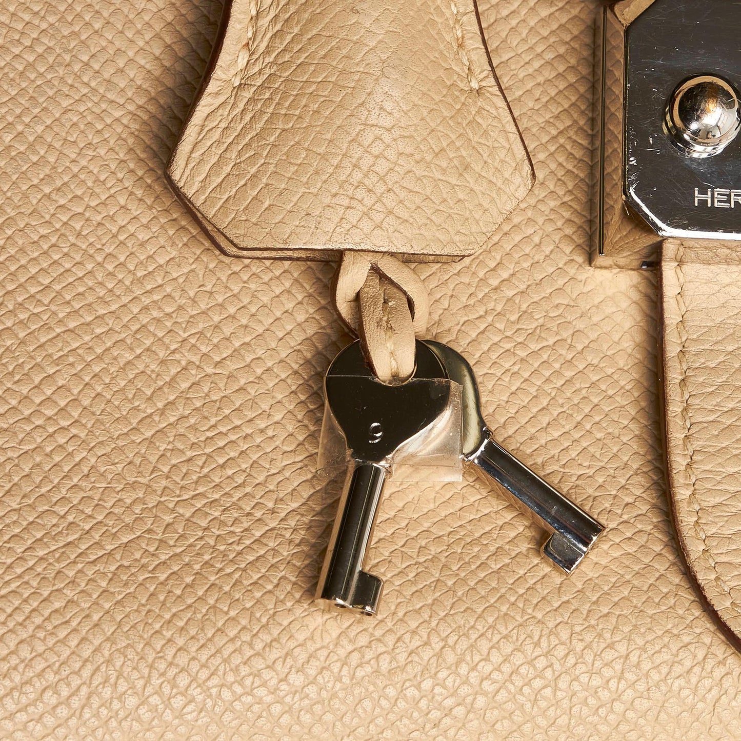 Luxury Hermes Taurillon Sac a Depeches 27 (SHG-30779)