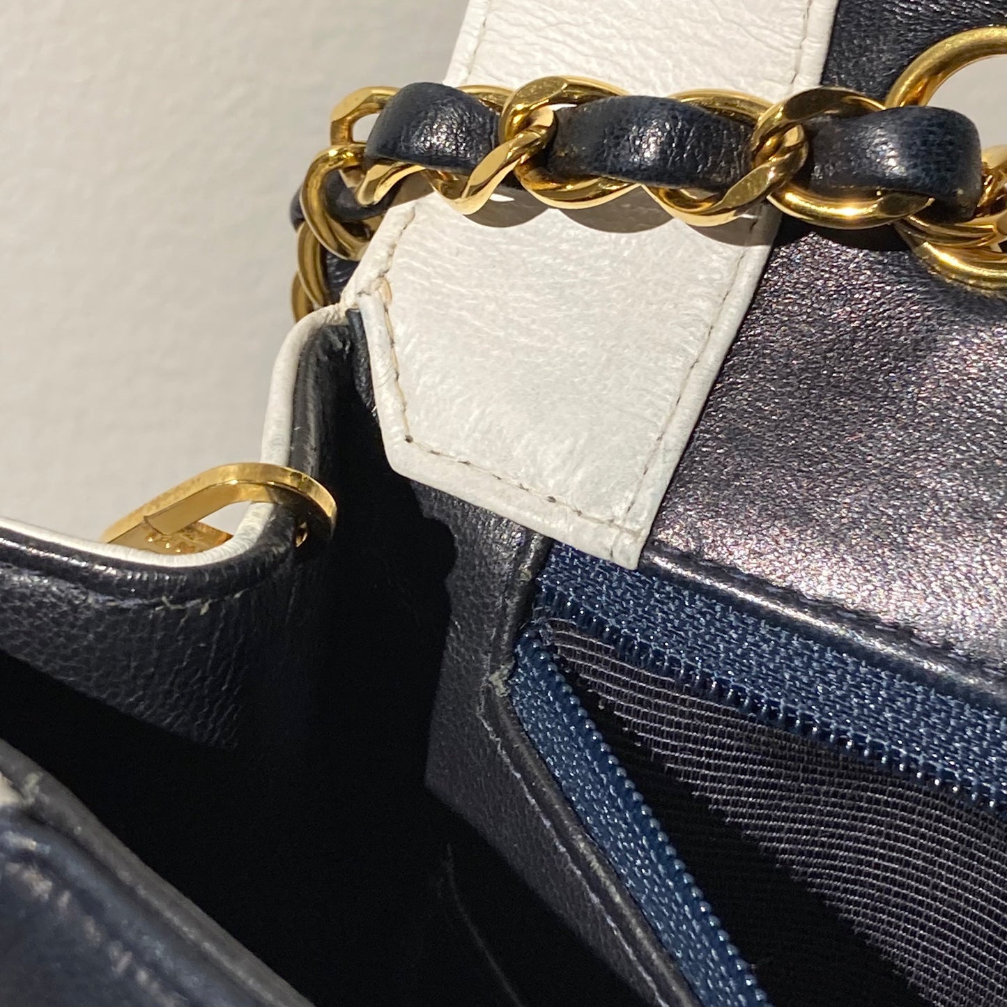 CHANEL★ 1993 Navy White Lambskin Vertical Border Flap Small 85081