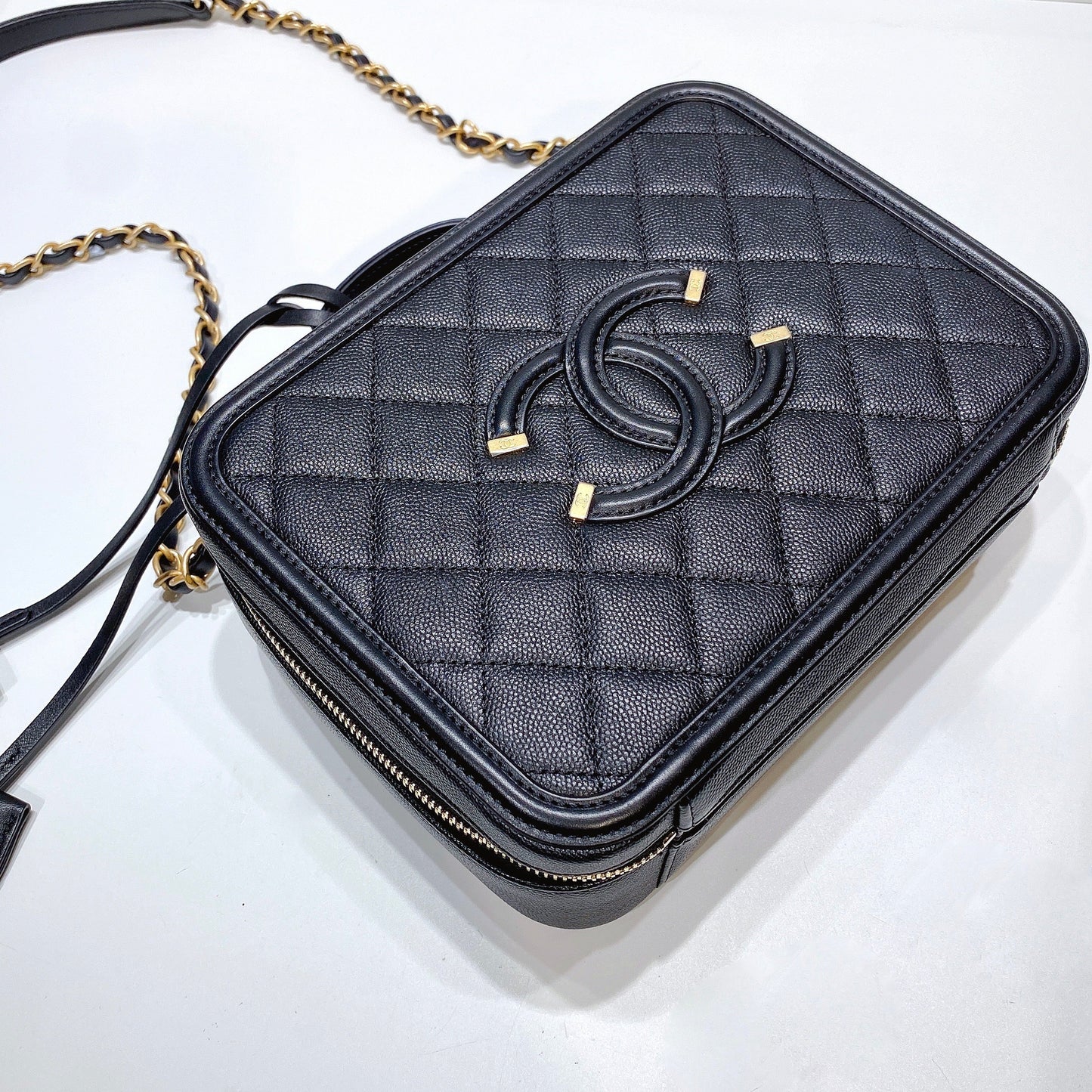 No.4100-Chanel Caviar Medium CC Filigree Vanity Case