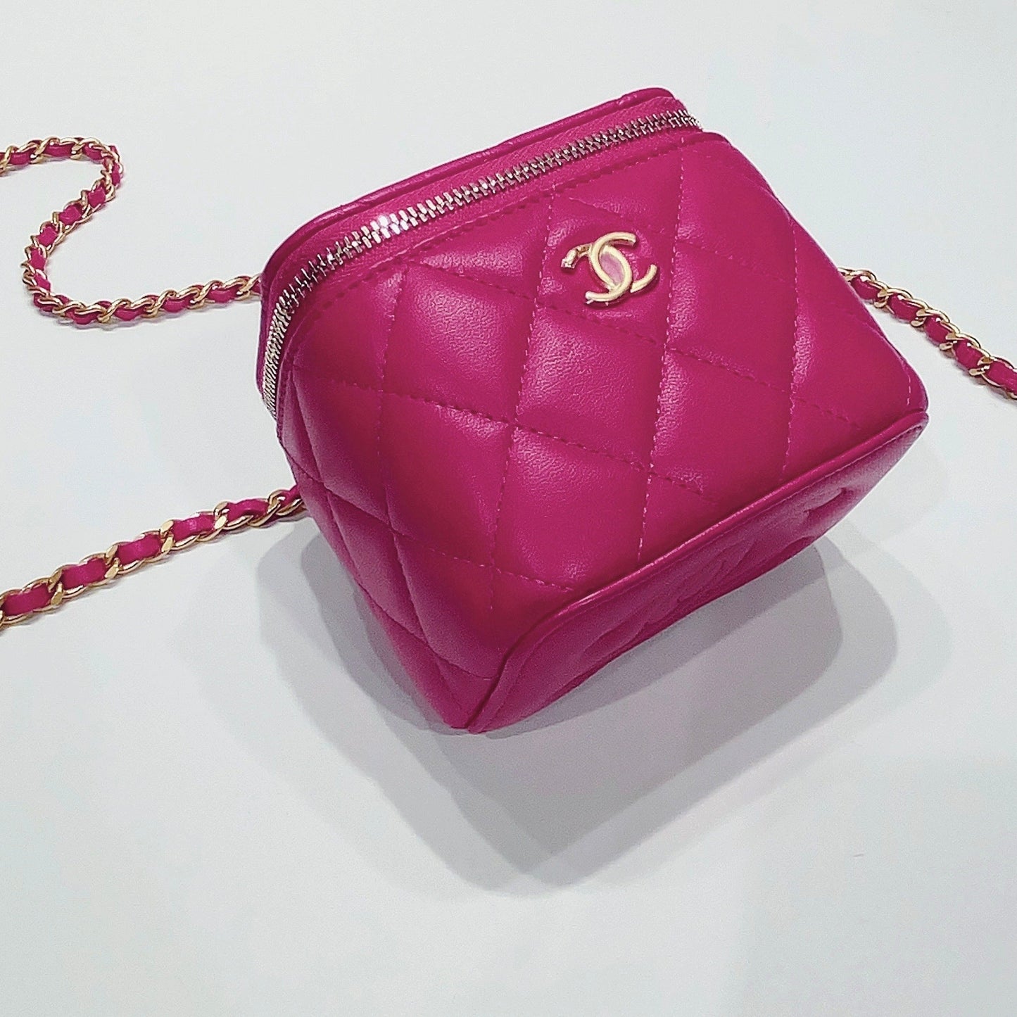 No.3740-Chanel Pearl Crush Clutch With Chain (Unused / 未使用品)