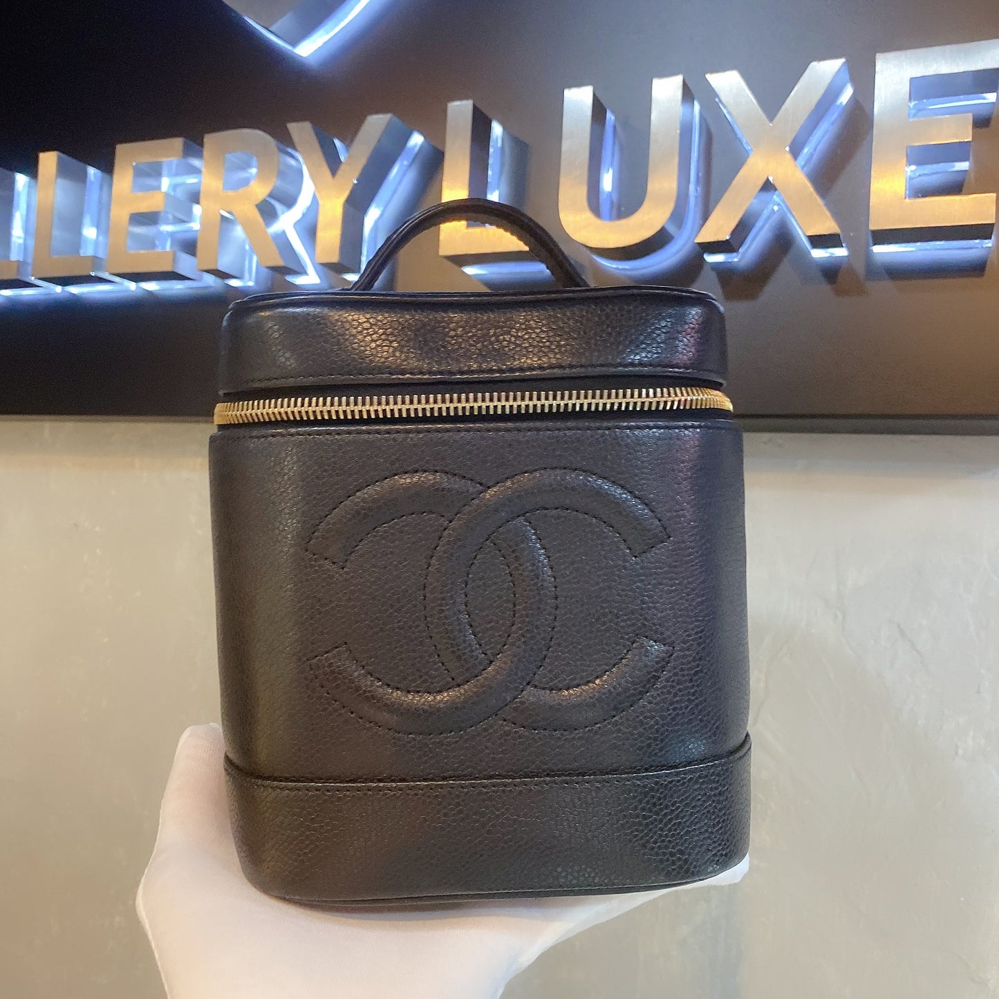 No.2305-Chanel Vintage Caviar Black Vanity Case