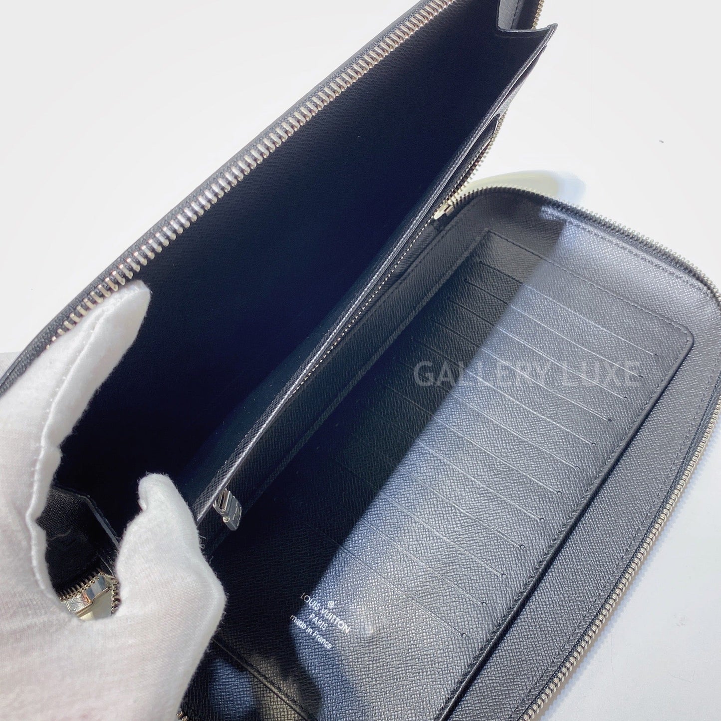 No.001169-3-Louis Vuitton Atoll Travel Clutch