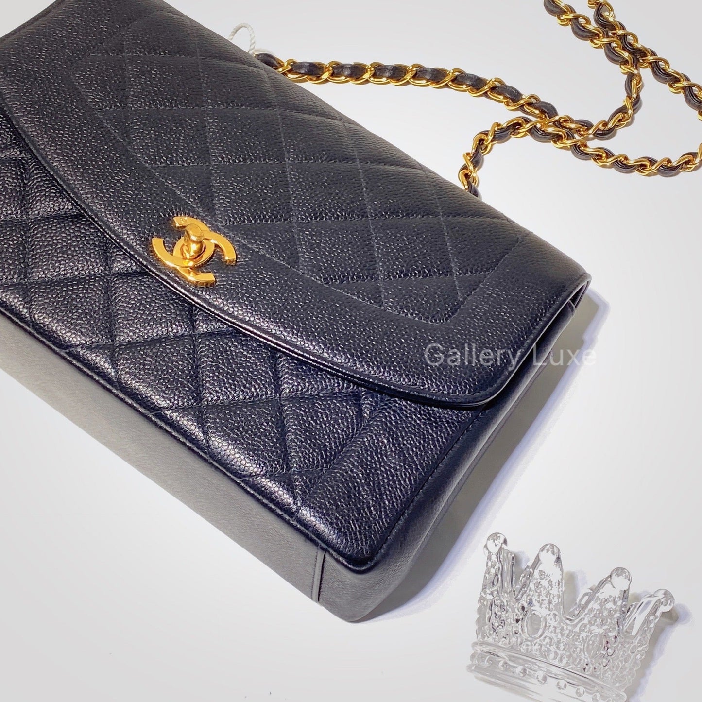 No.2066-Chanel Vintage Caviar Diana 25cm