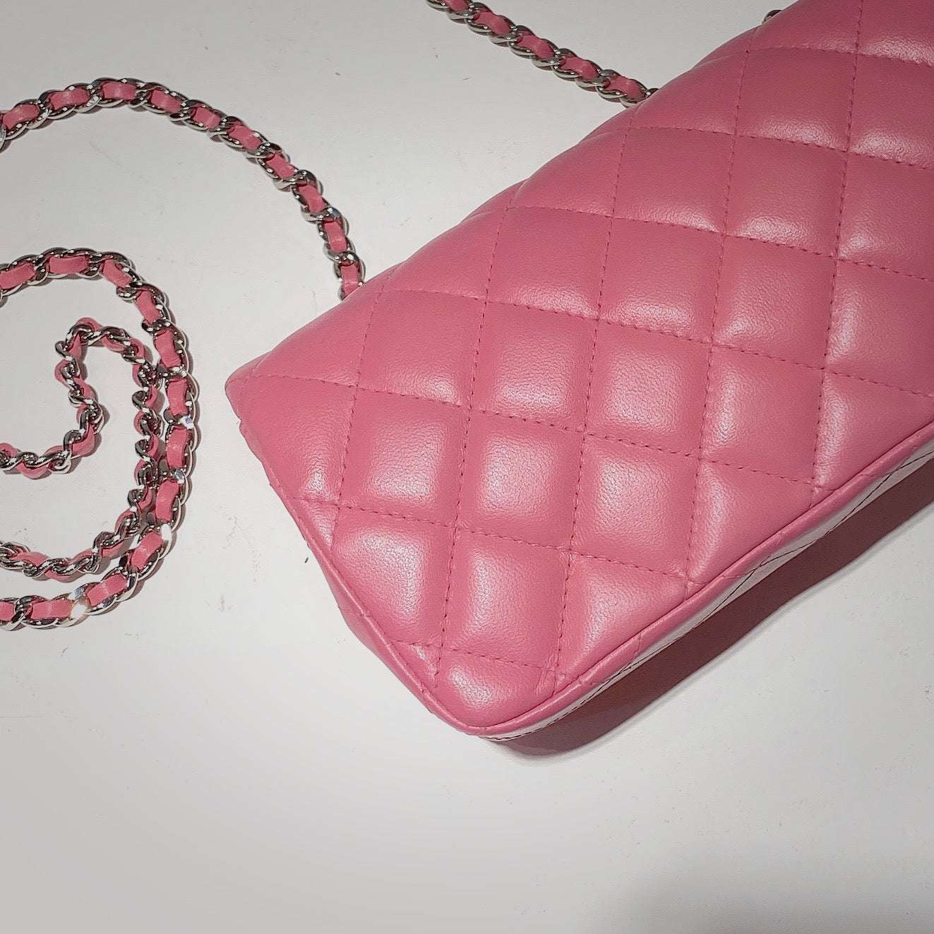 No.2355-Chanel Lambskin Extra Mini 17cm