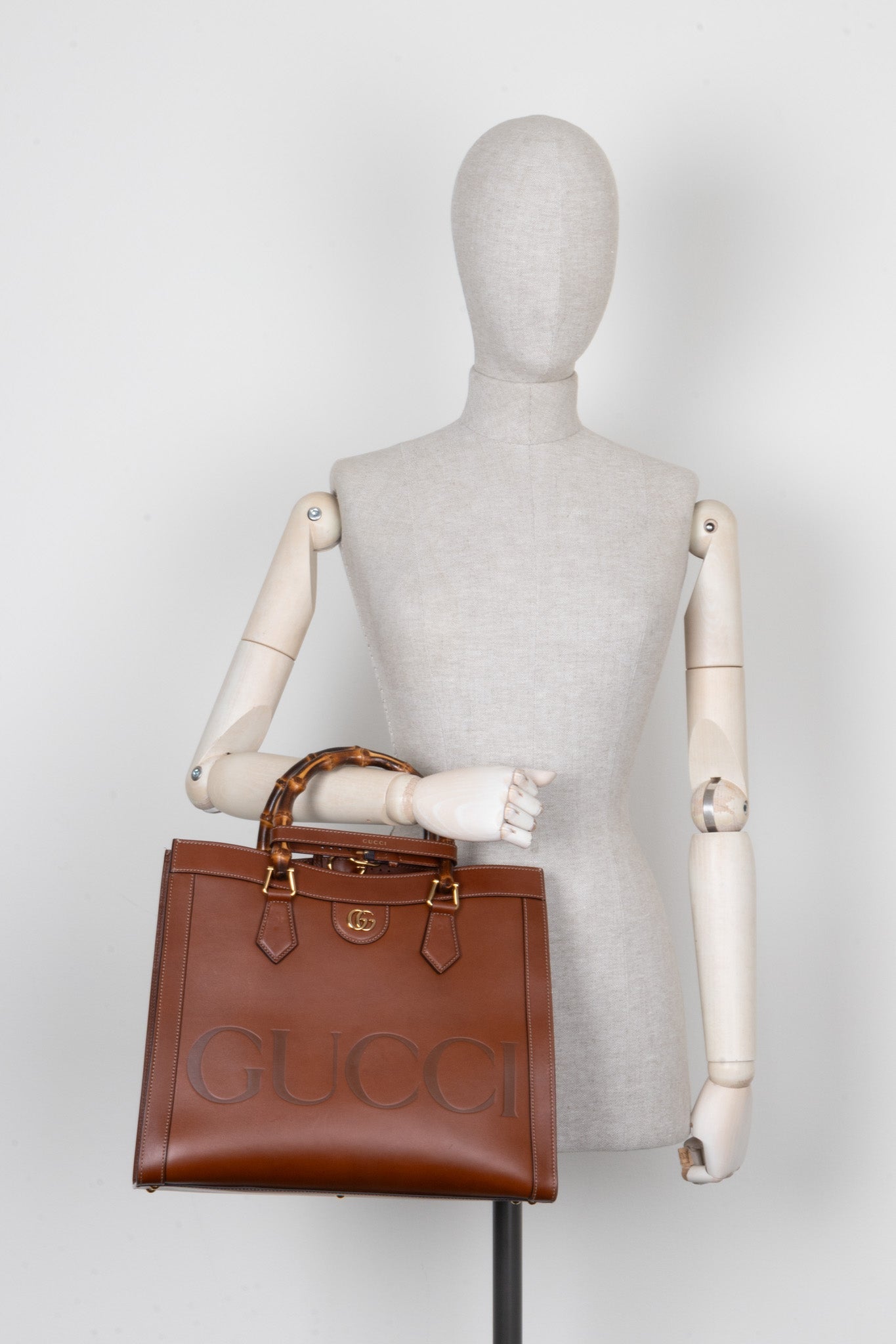 Luxury Gucci Trending 2025 Diana Medium Shopper Cognac