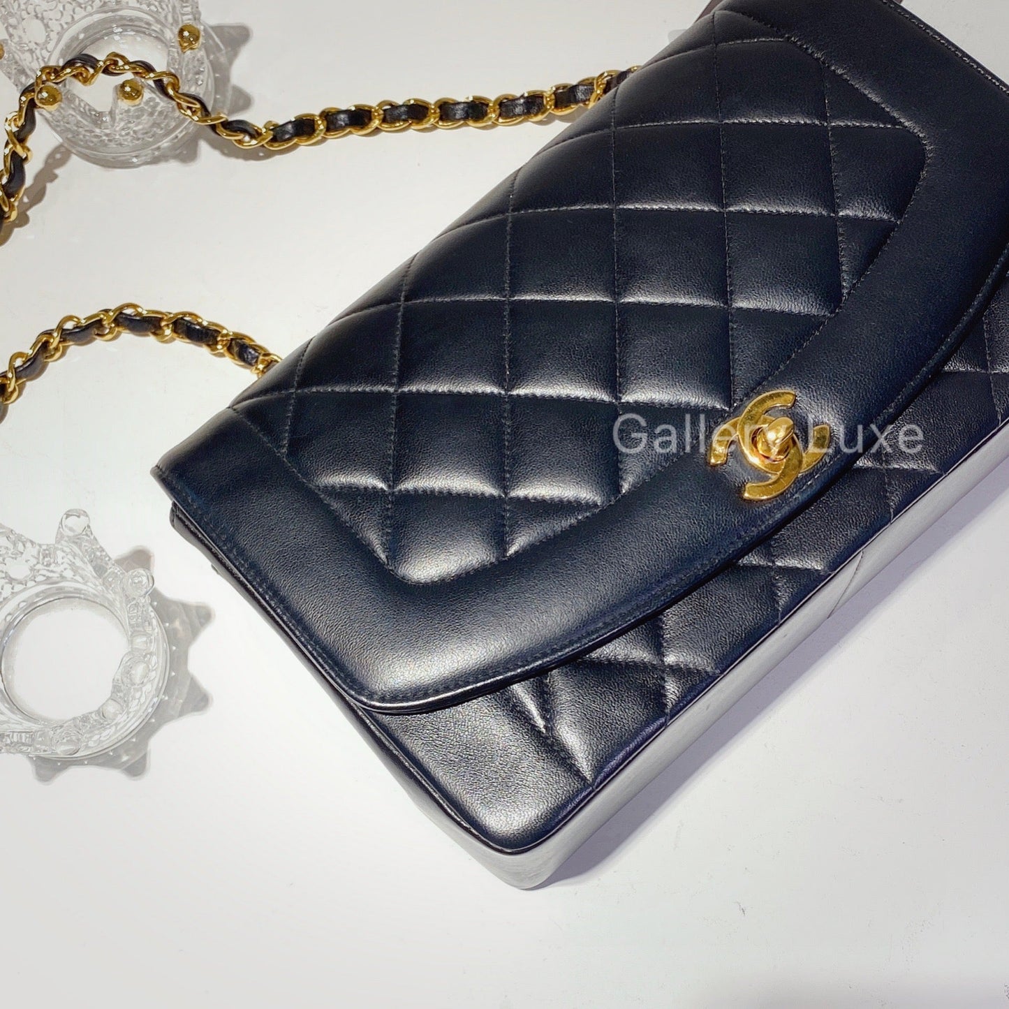 No.2361-Chanel Vintage Diana 25cm