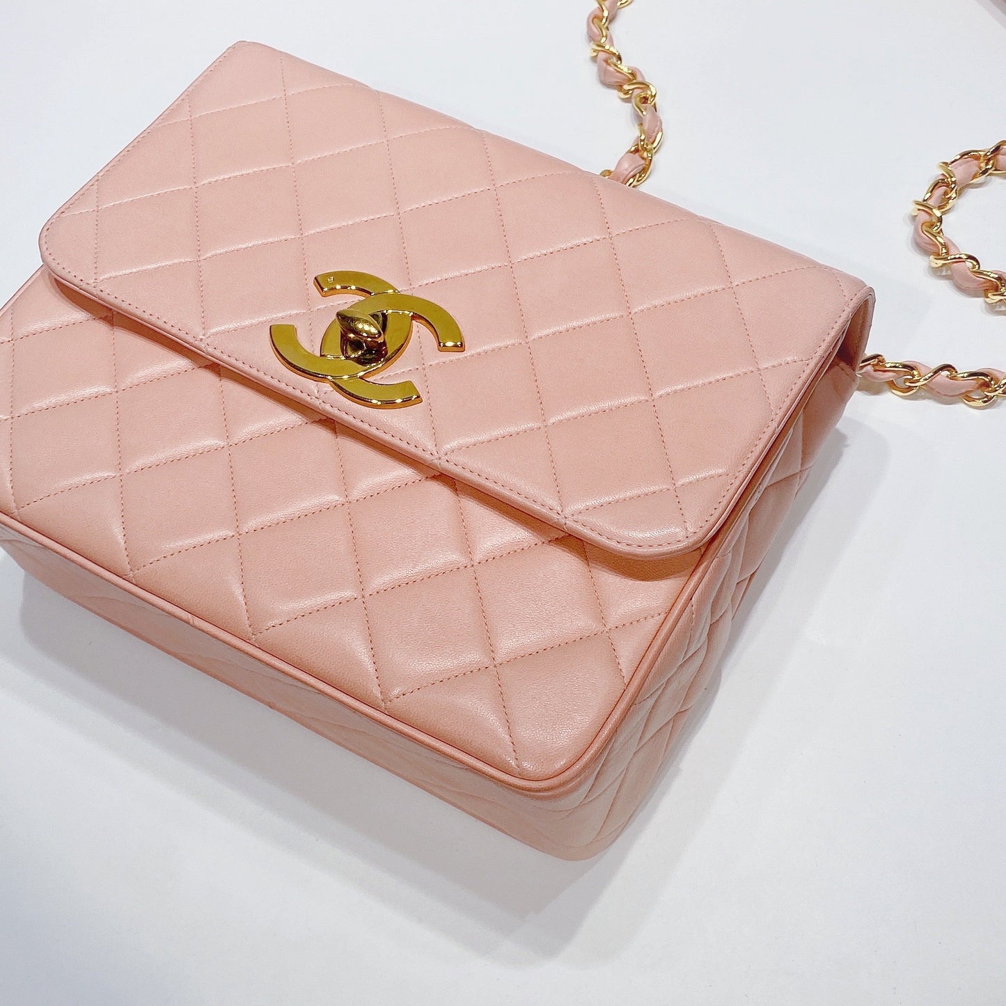 No.3549-Chanel Vintage Lambskin Turn-Lock Flap Bag