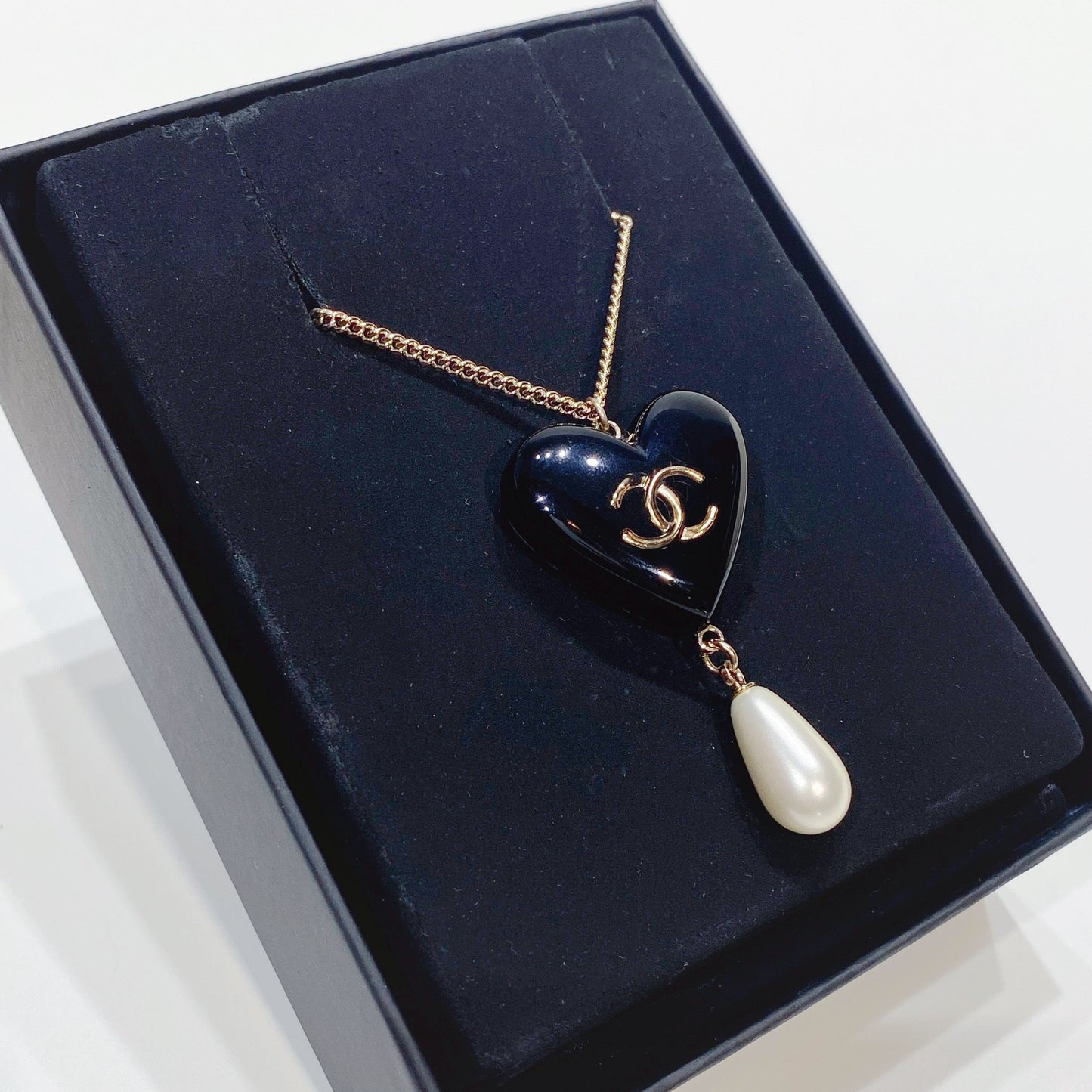 No.3679-Chanel Pearl & Heart Necklace