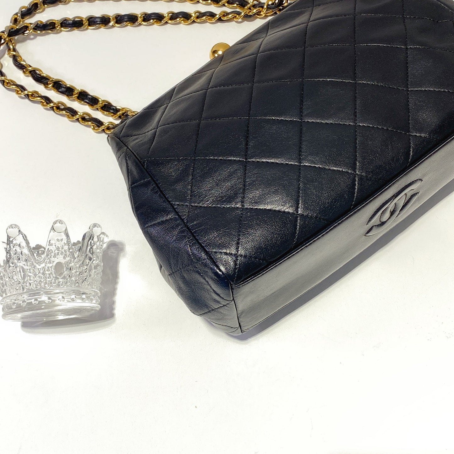 No.2430-Chanel Vintage Kiss-Lock Shoulder Bag