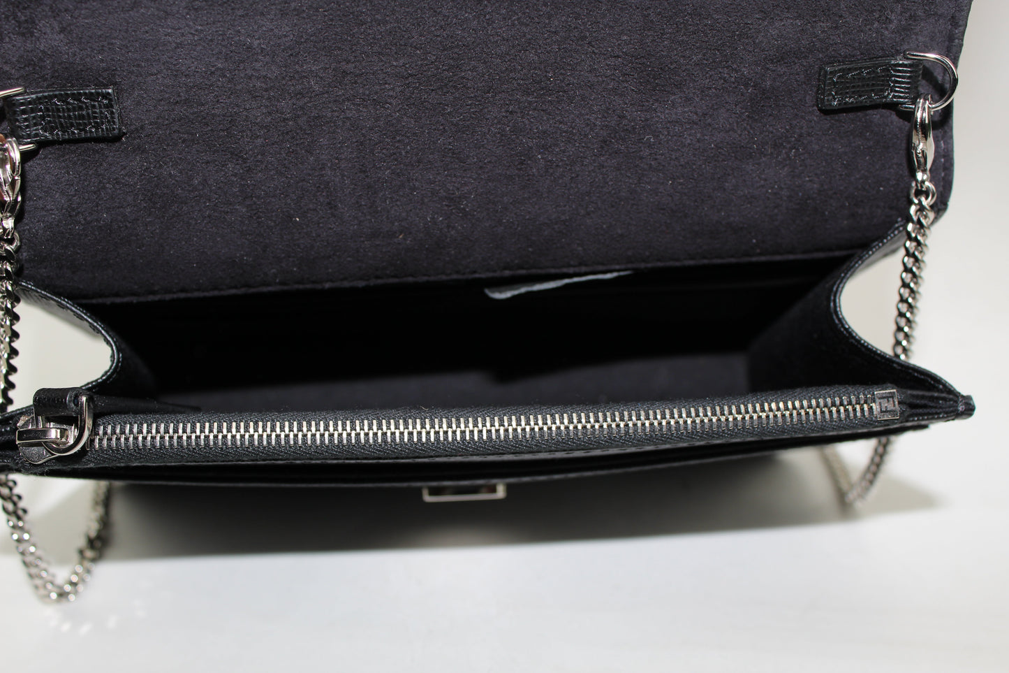 FENDI KARLITO WALLET ON CHAIN