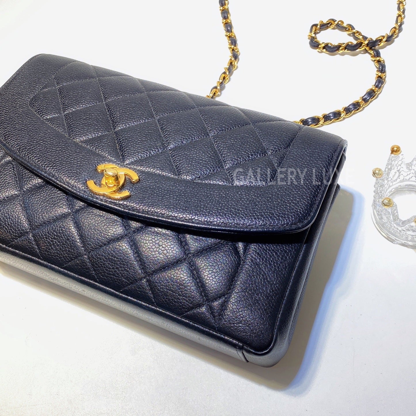 No.3004-Chanel Vintage Caviar Diana Bag 25cm with Backpocket
