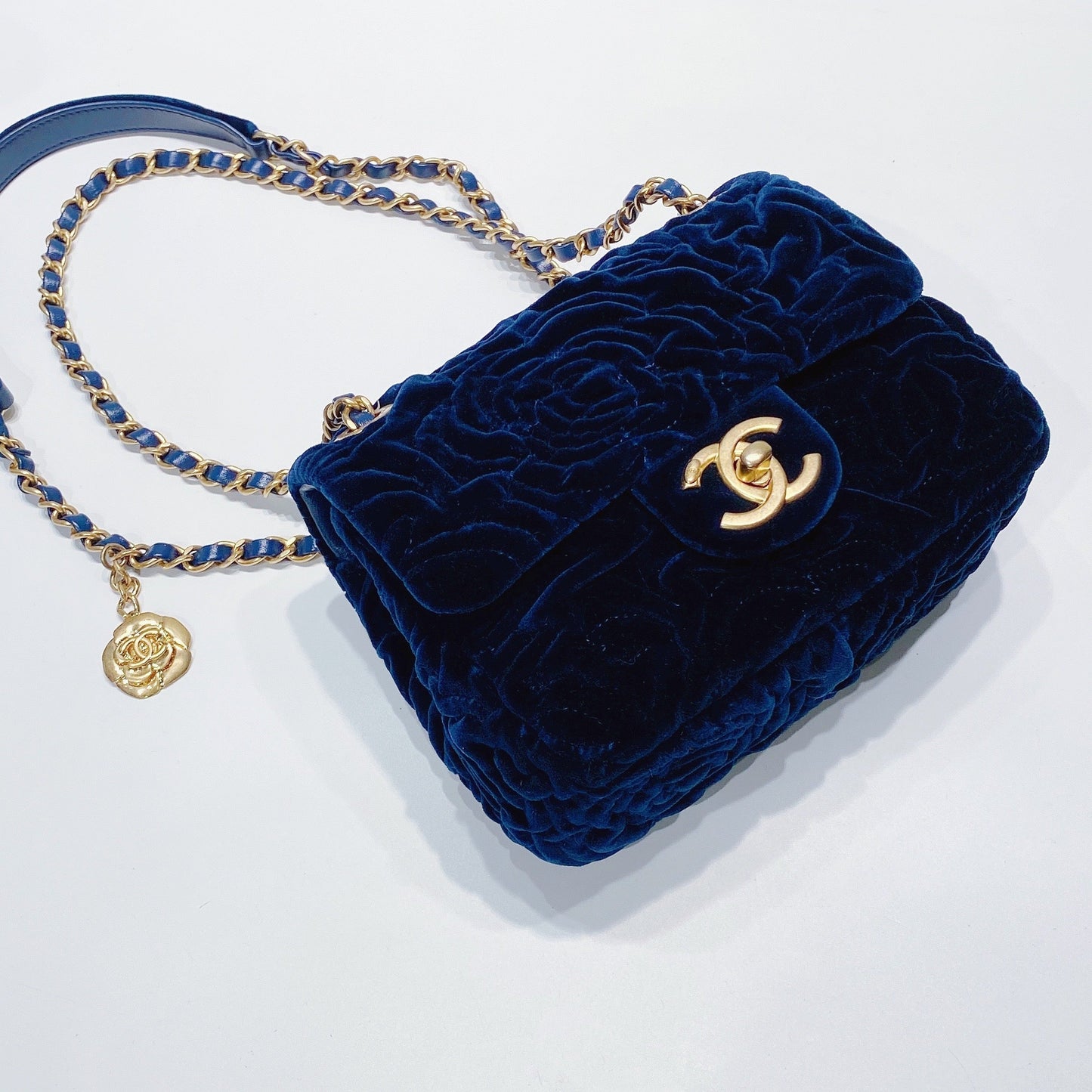 No.3576-Chanel Camelia Velvet Mini Flap Bag (Brand New / 全新貨品)