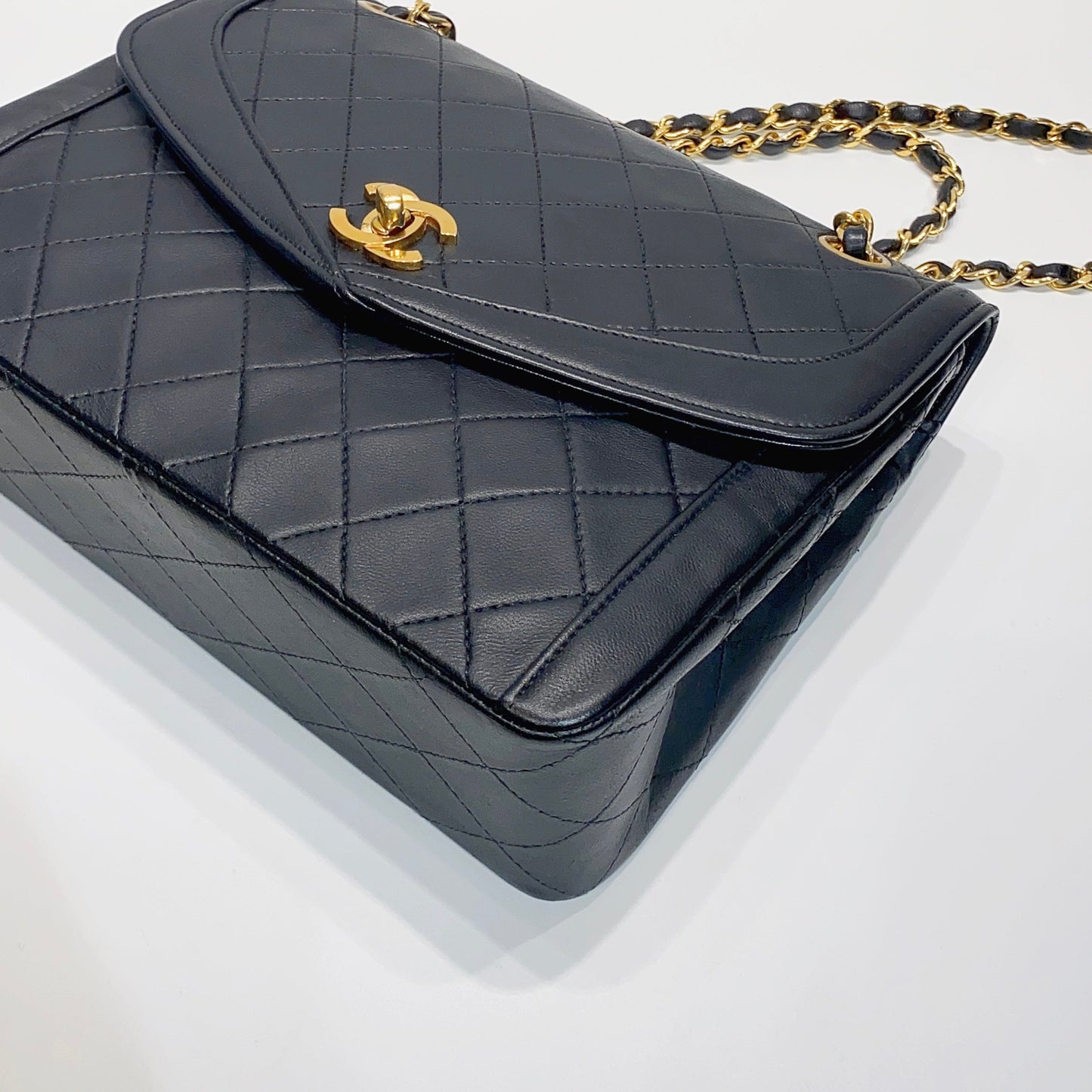 No.3833-Chanel Vintage Lambskin Envelope Flap Bag