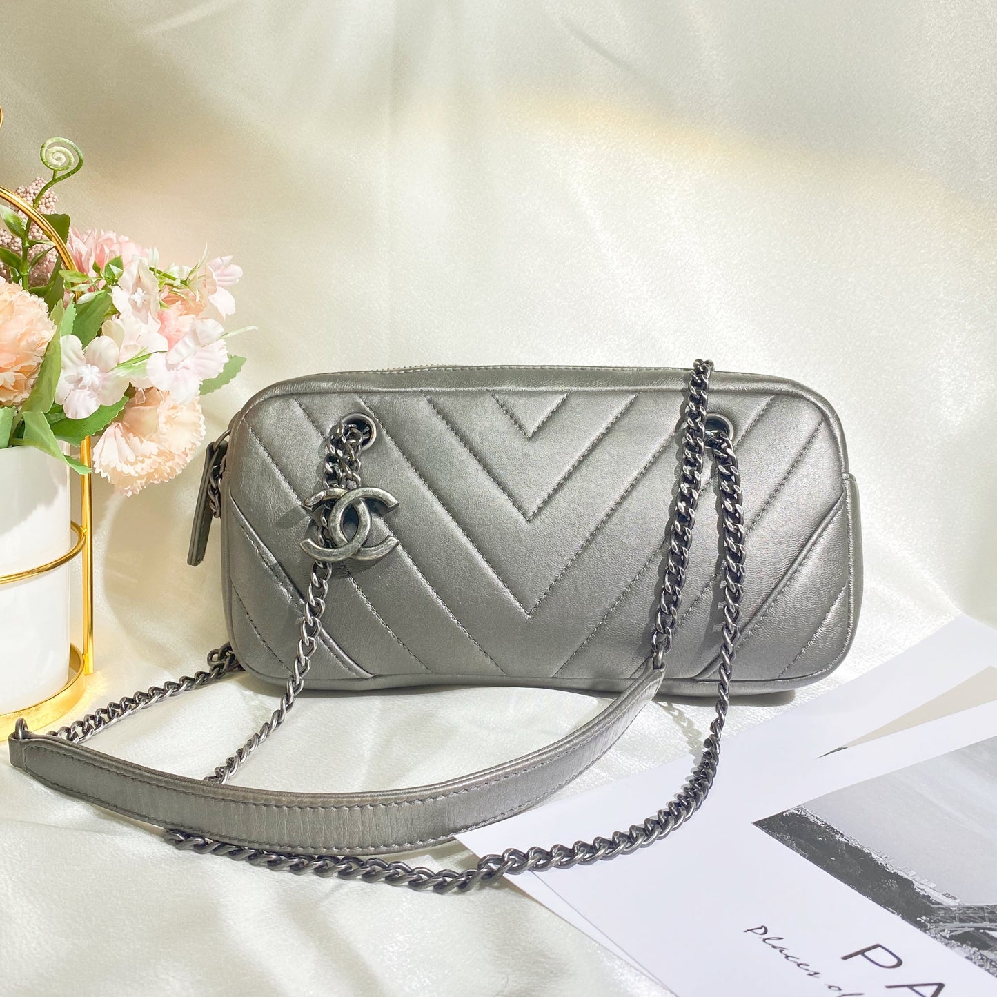 No.2021-Chanel Mademoiselle Chevron Camera Case