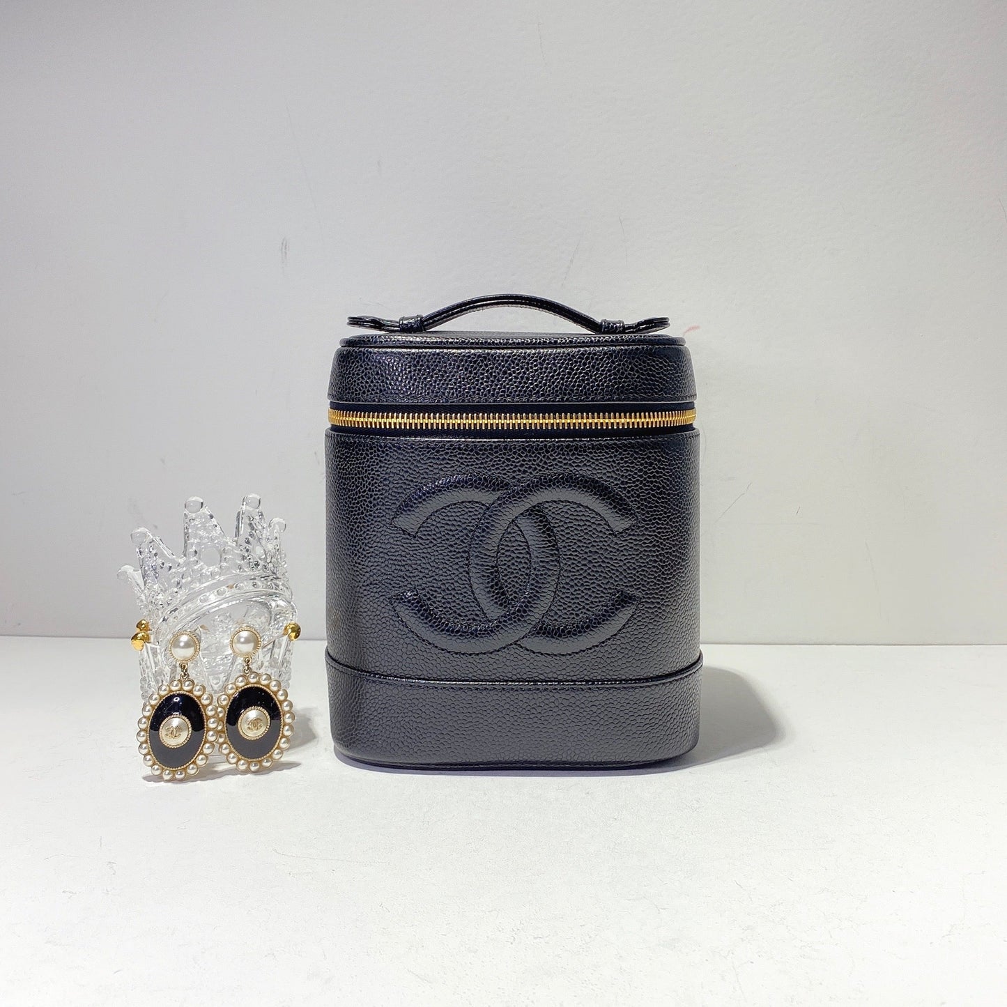 No.2452-Chanel Vintage Caviar Black Vanity Case