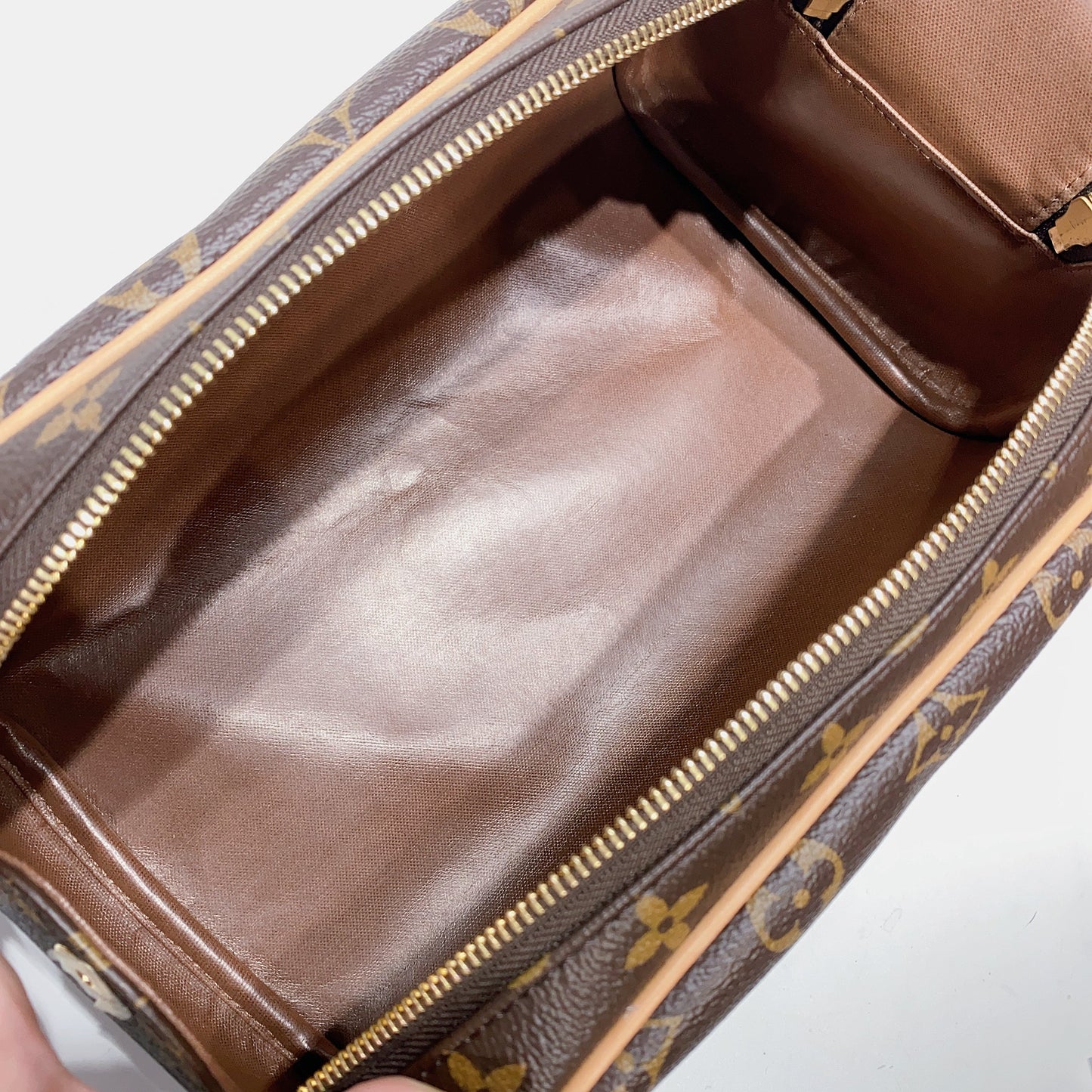 No.3925-Louis Vuitton King Size Toiletry Pouch