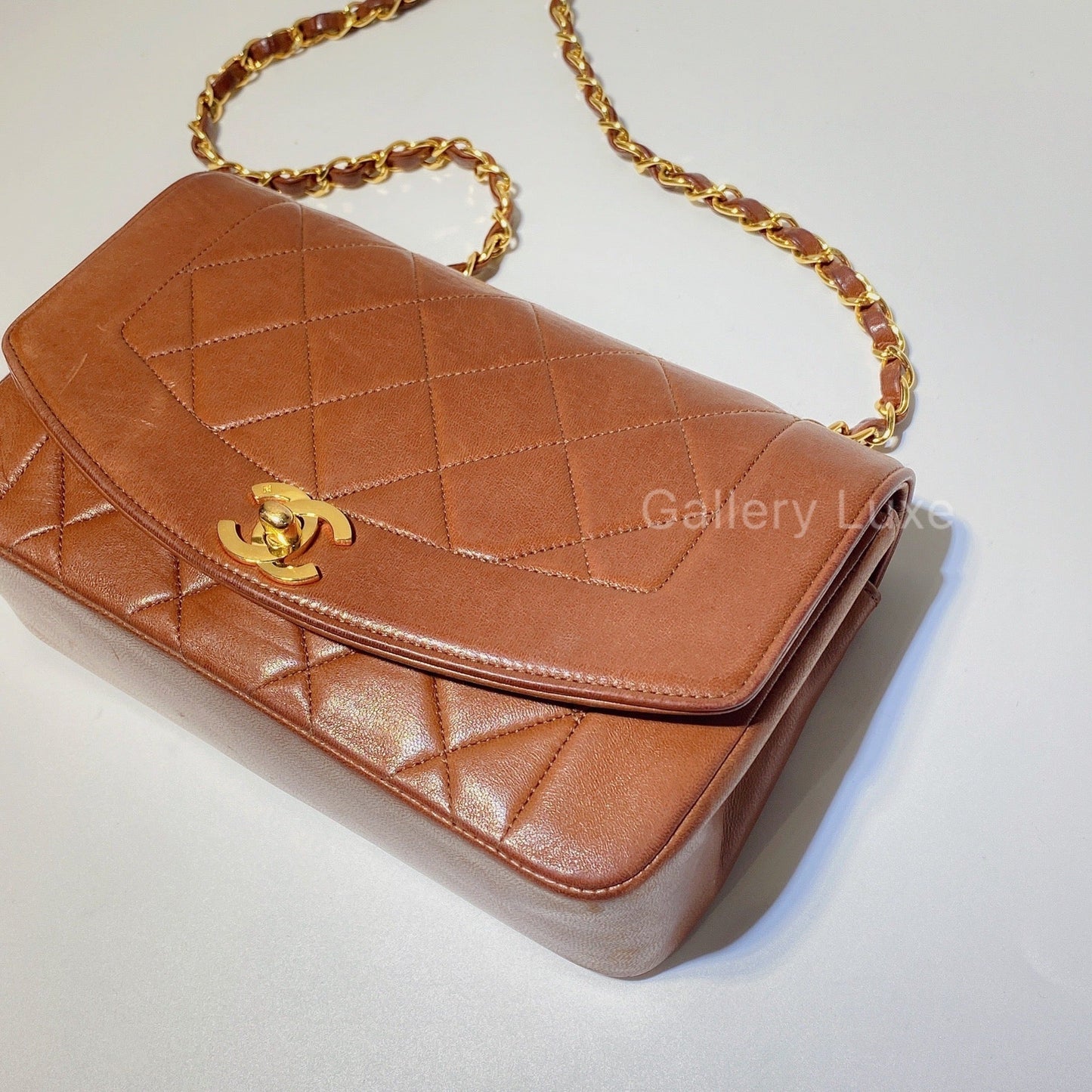 No.2632-Chanel Vintage Lambskin Diana Bag 22cm