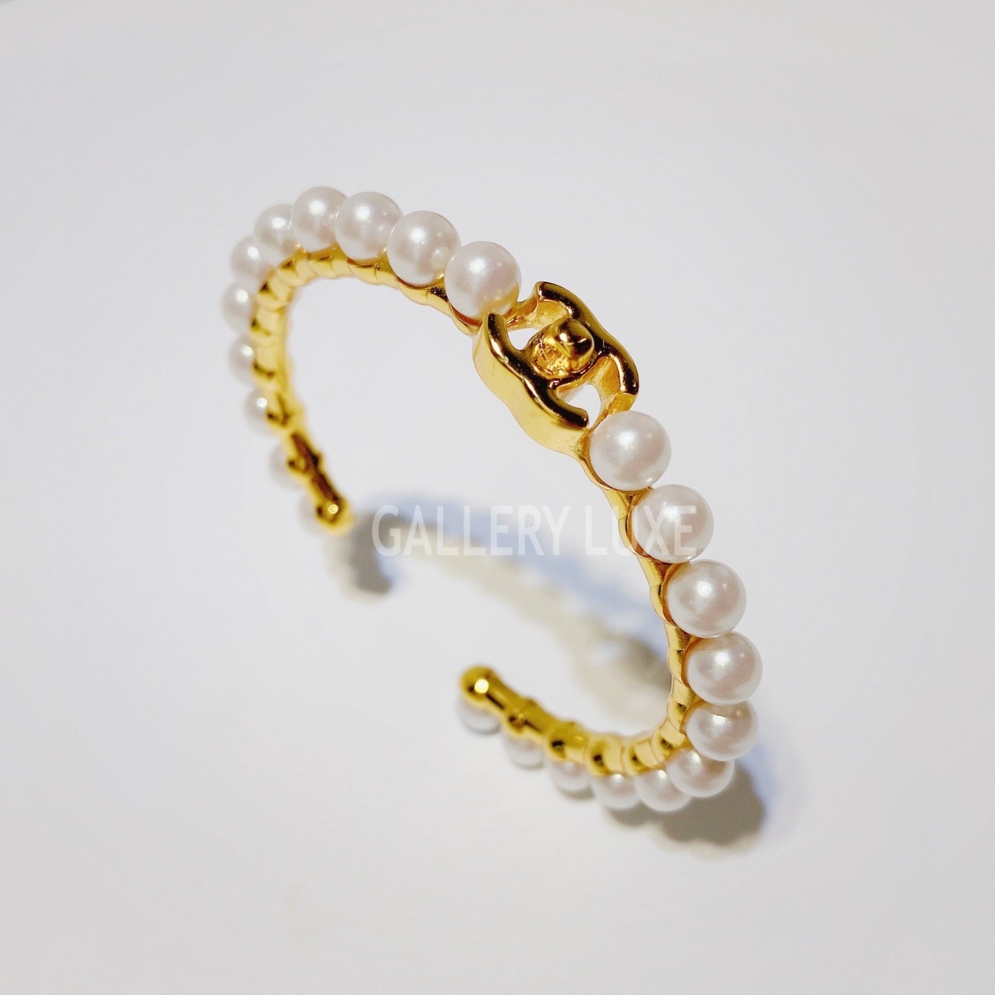 No.3293-Chanel Metal Pearl & Lambskin Cuff