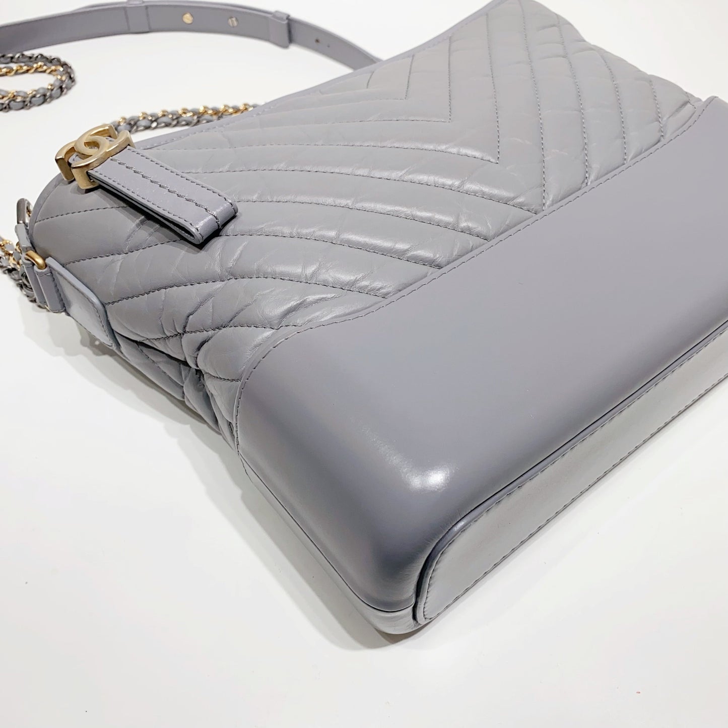 No.4028-Chanel Medium Chevron Gabrielle Hobo Bag