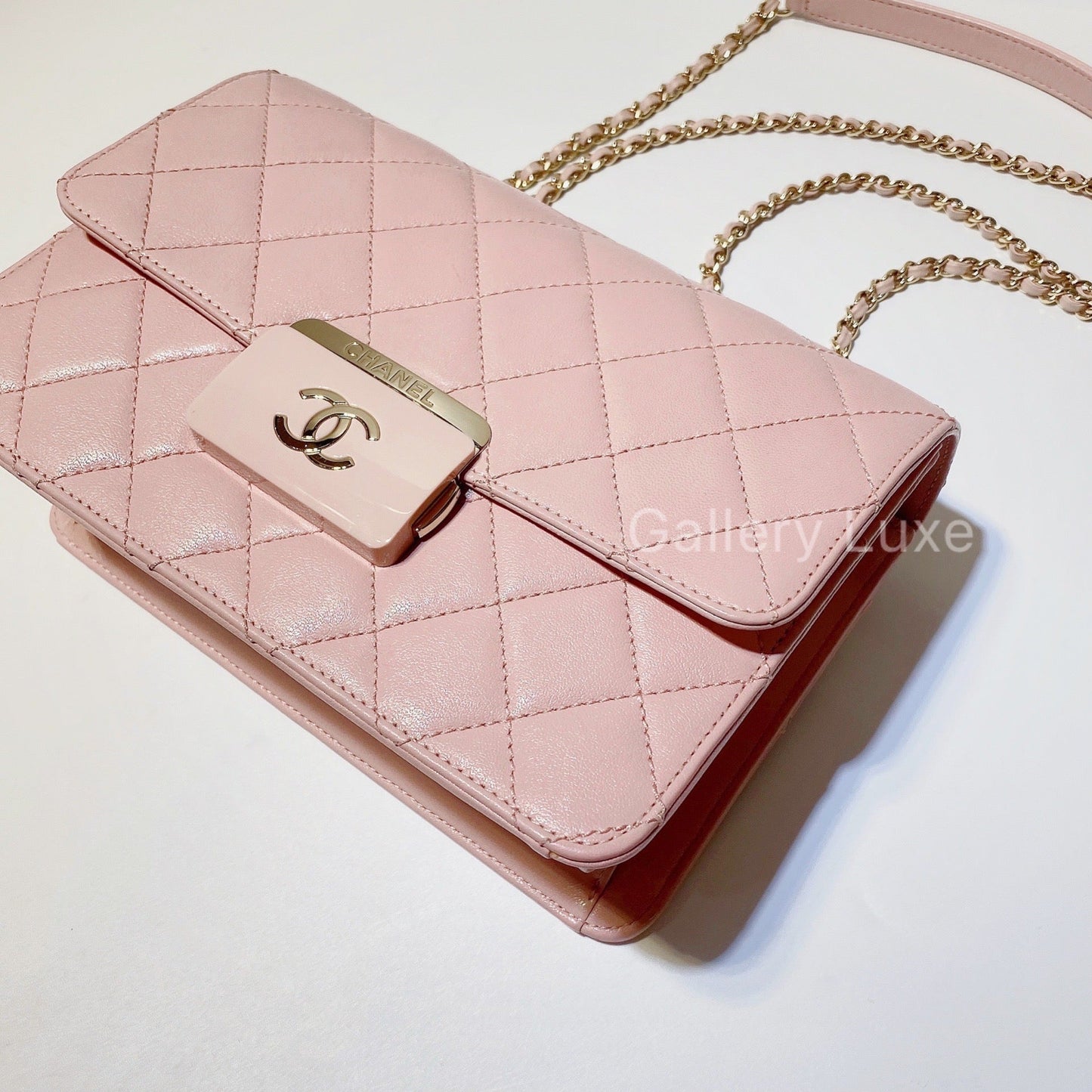No.2768-Chanel Beauty Lock Flap Bag