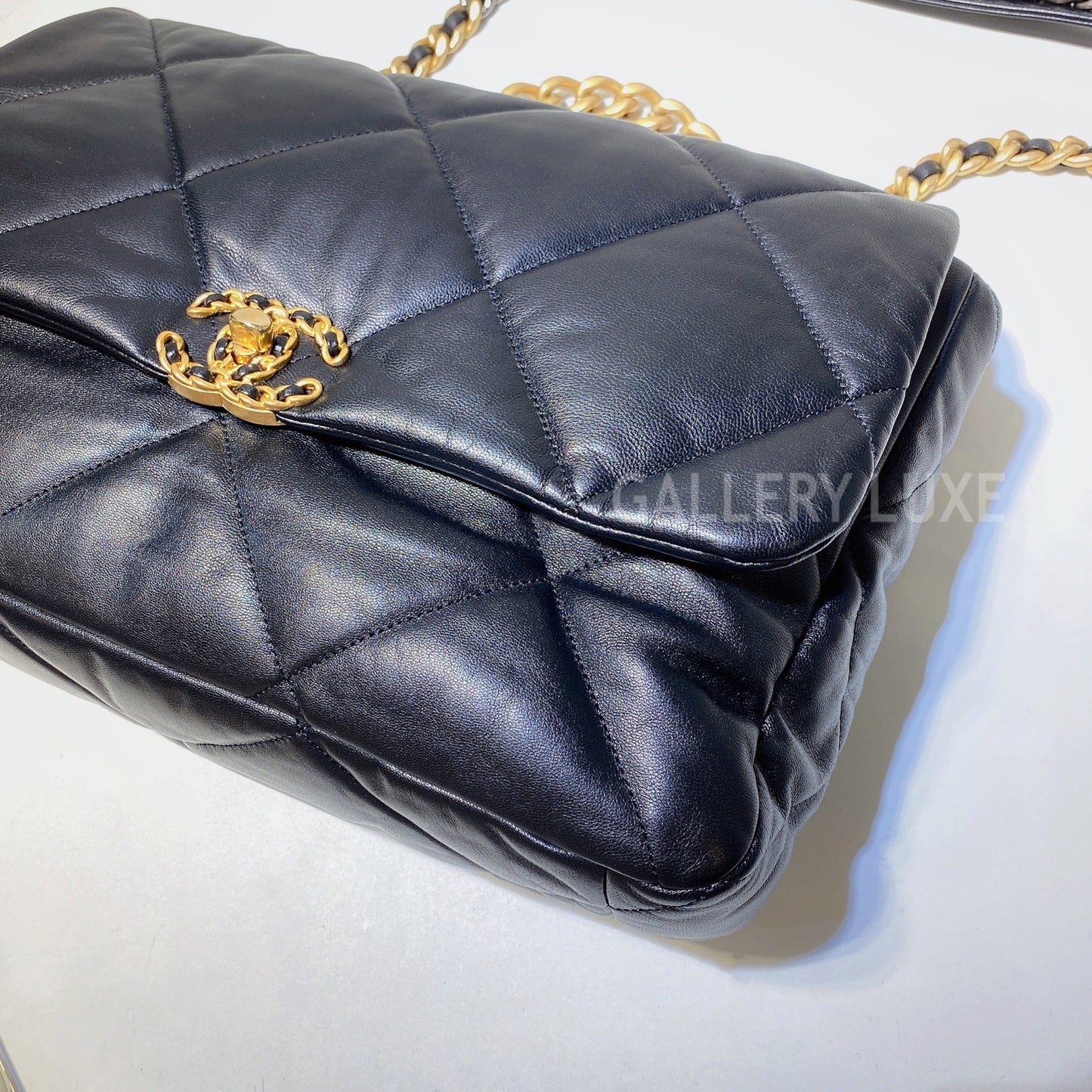 No.3065-Chanel 19 Maxi Handbag